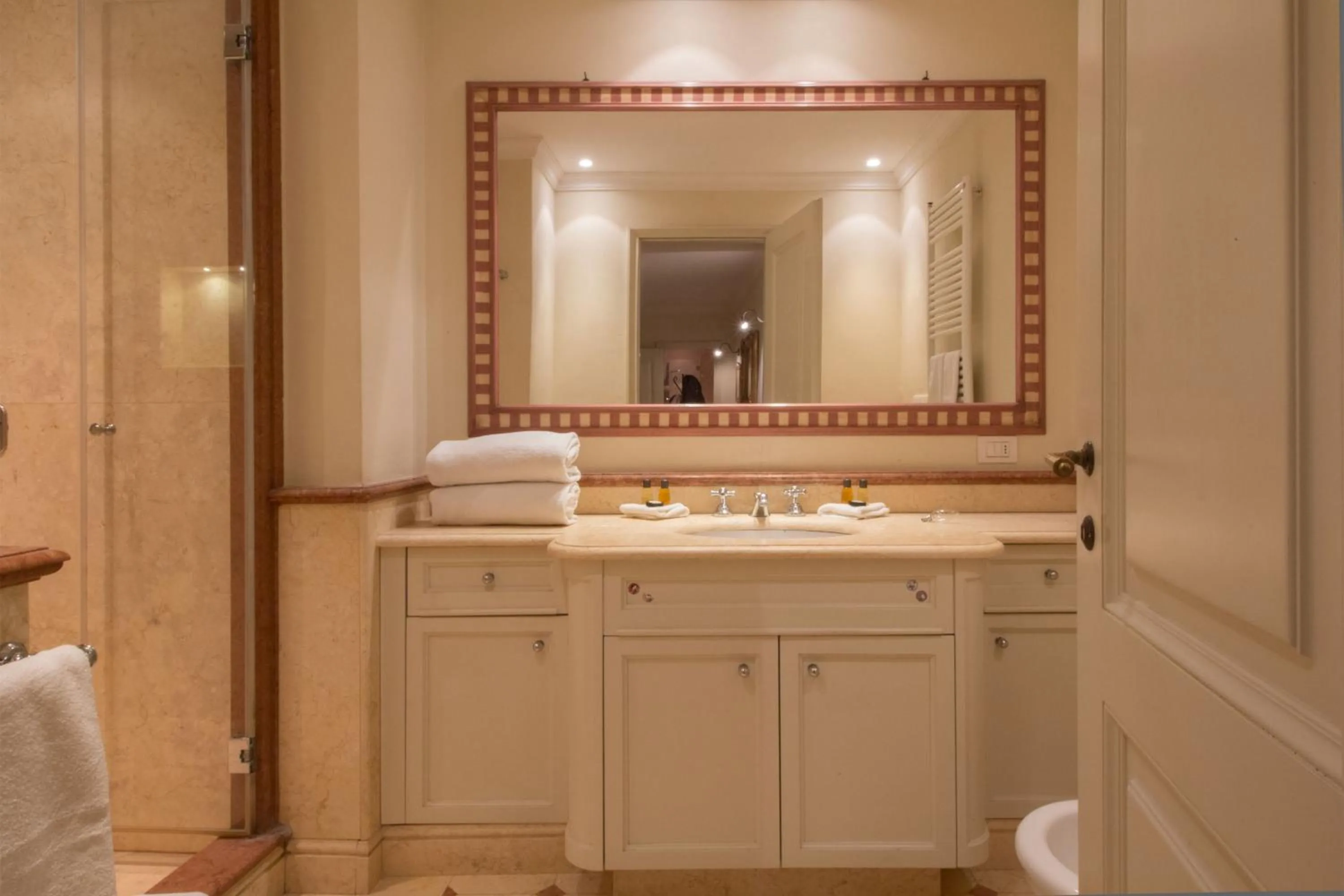 Toilet in Yome - Your Home in Florence