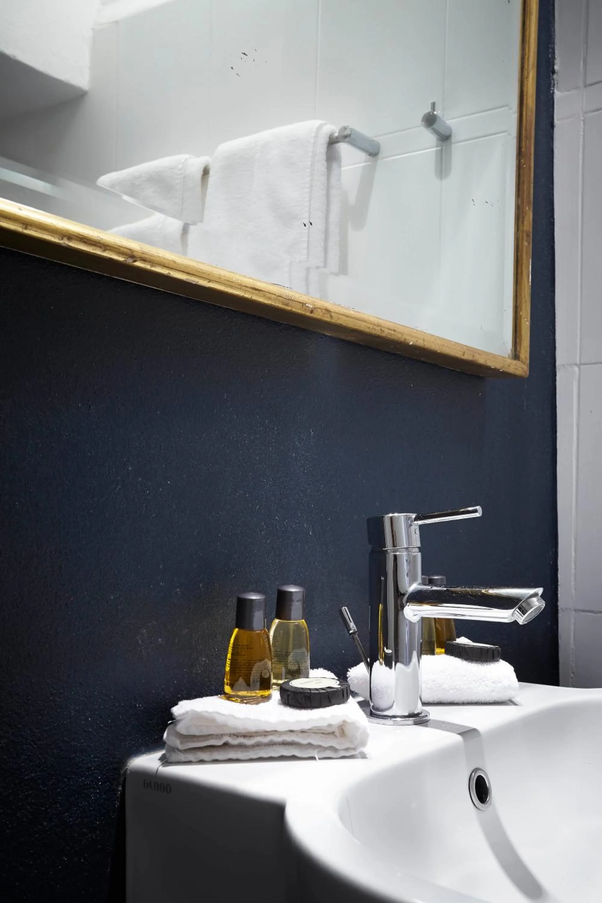 Bathroom in Yome - Your Home in Florence