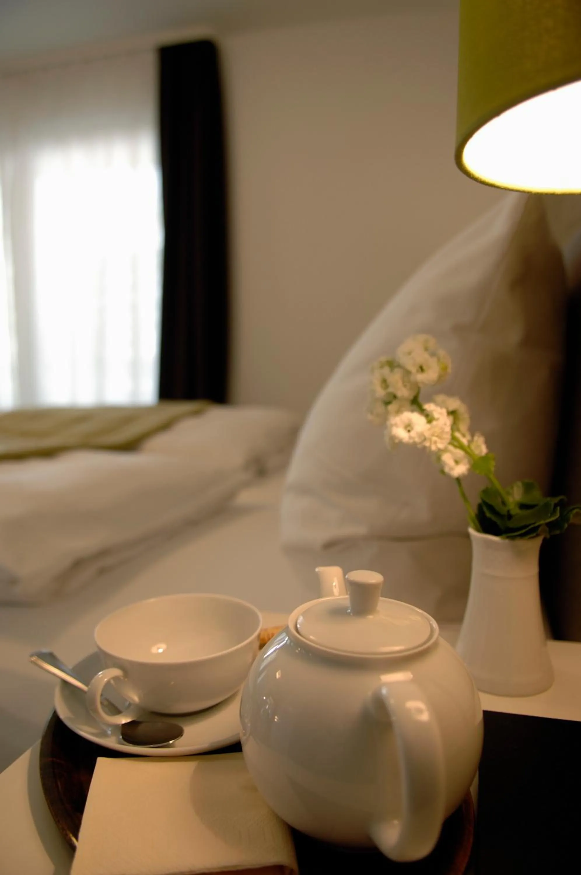 Non alcoholic drinks, Bed in Hotel zum See