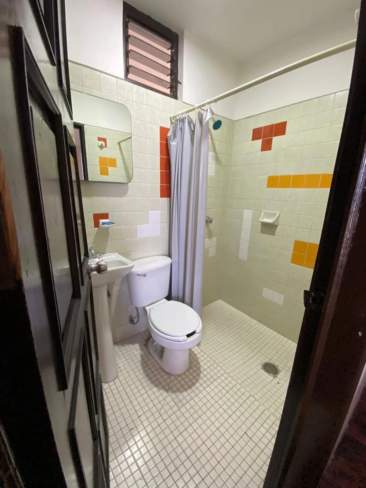 Bathroom in Hotel Flamingos