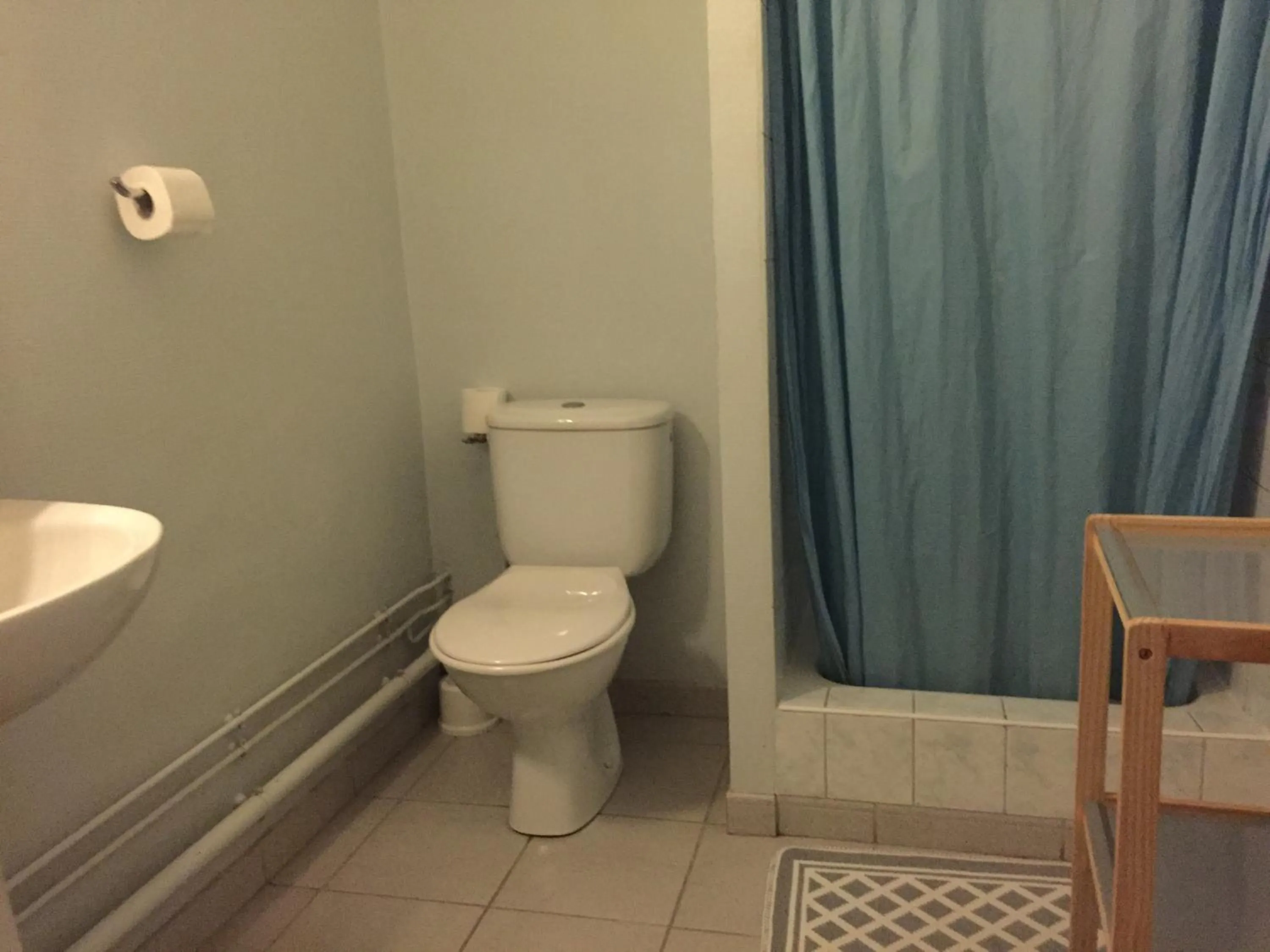 Bathroom in Hôtel de L'Avenue