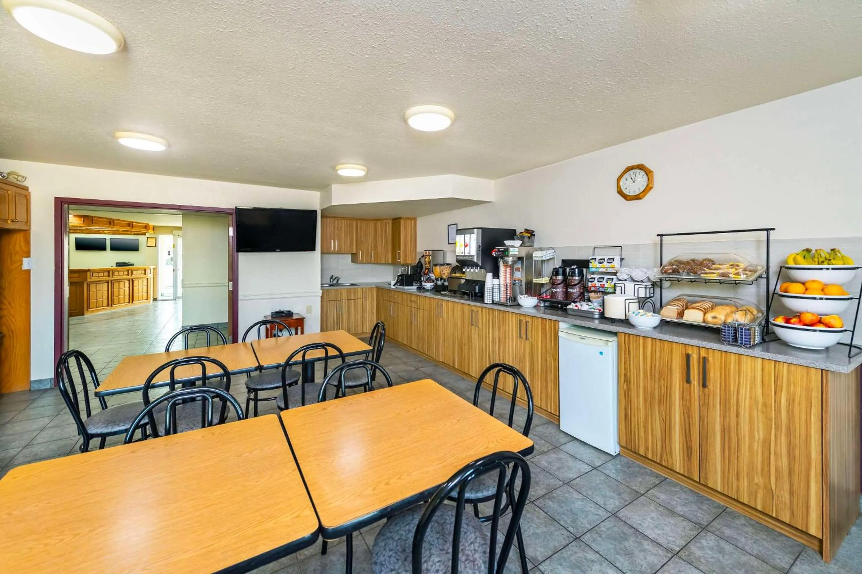 Breakfast in Rodeway Inn