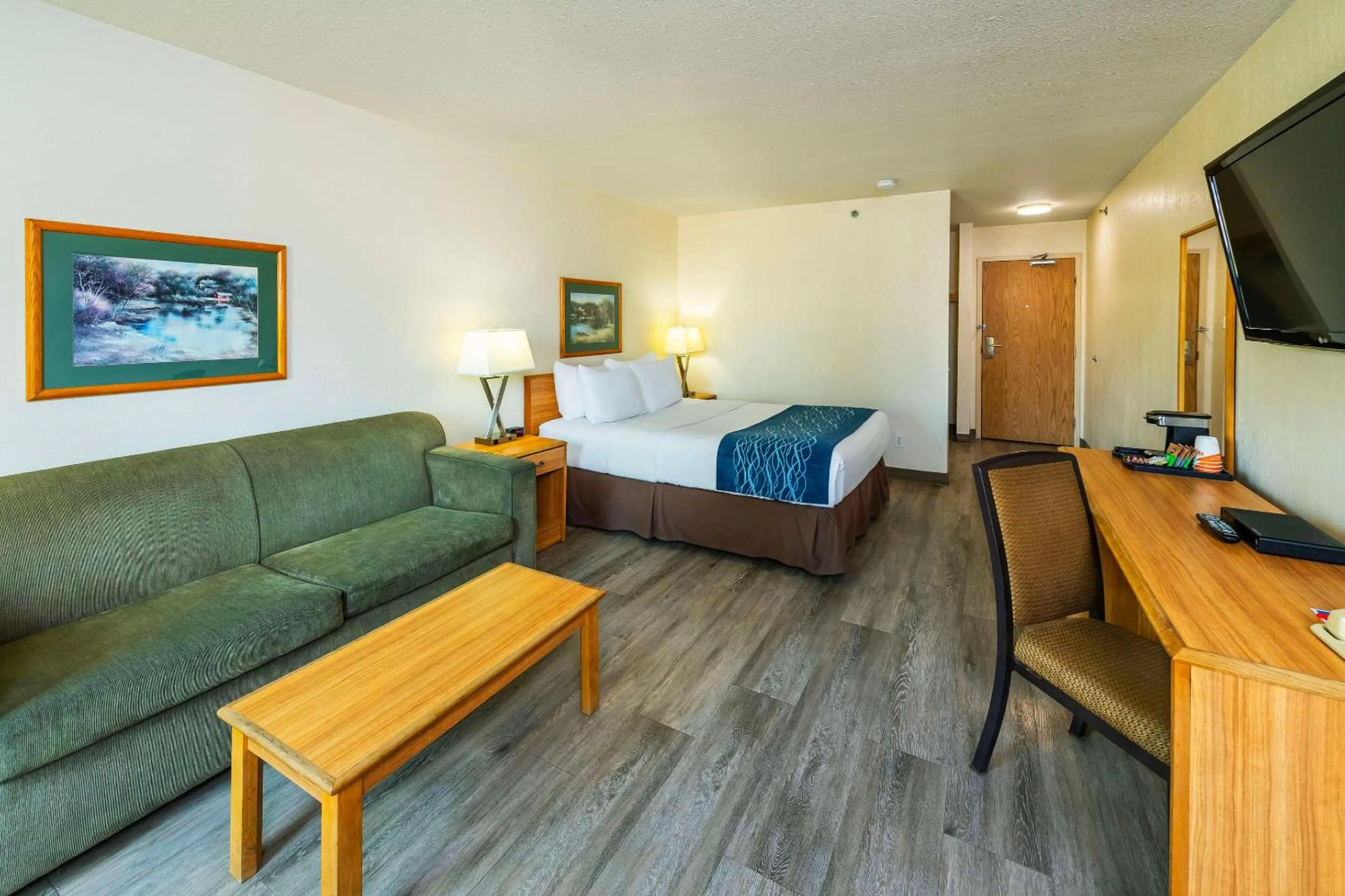 Bedroom, Bed in Rodeway Inn