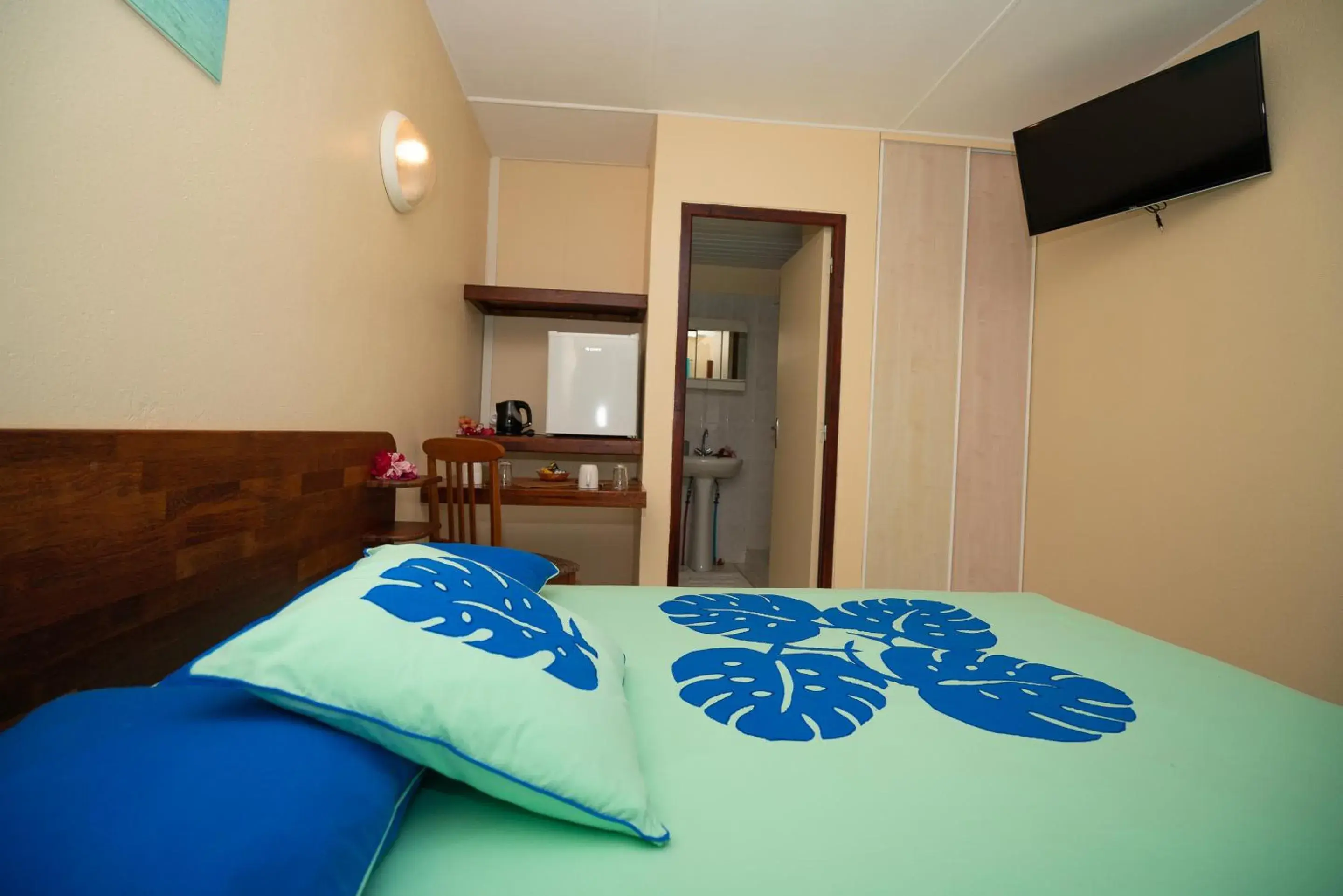 Double Room with Private Bathroom in BORA BORA HOLIDAY'S LODGE Double Room with Private Bathroom in BORA BORA HOLIDAY'S LODGE