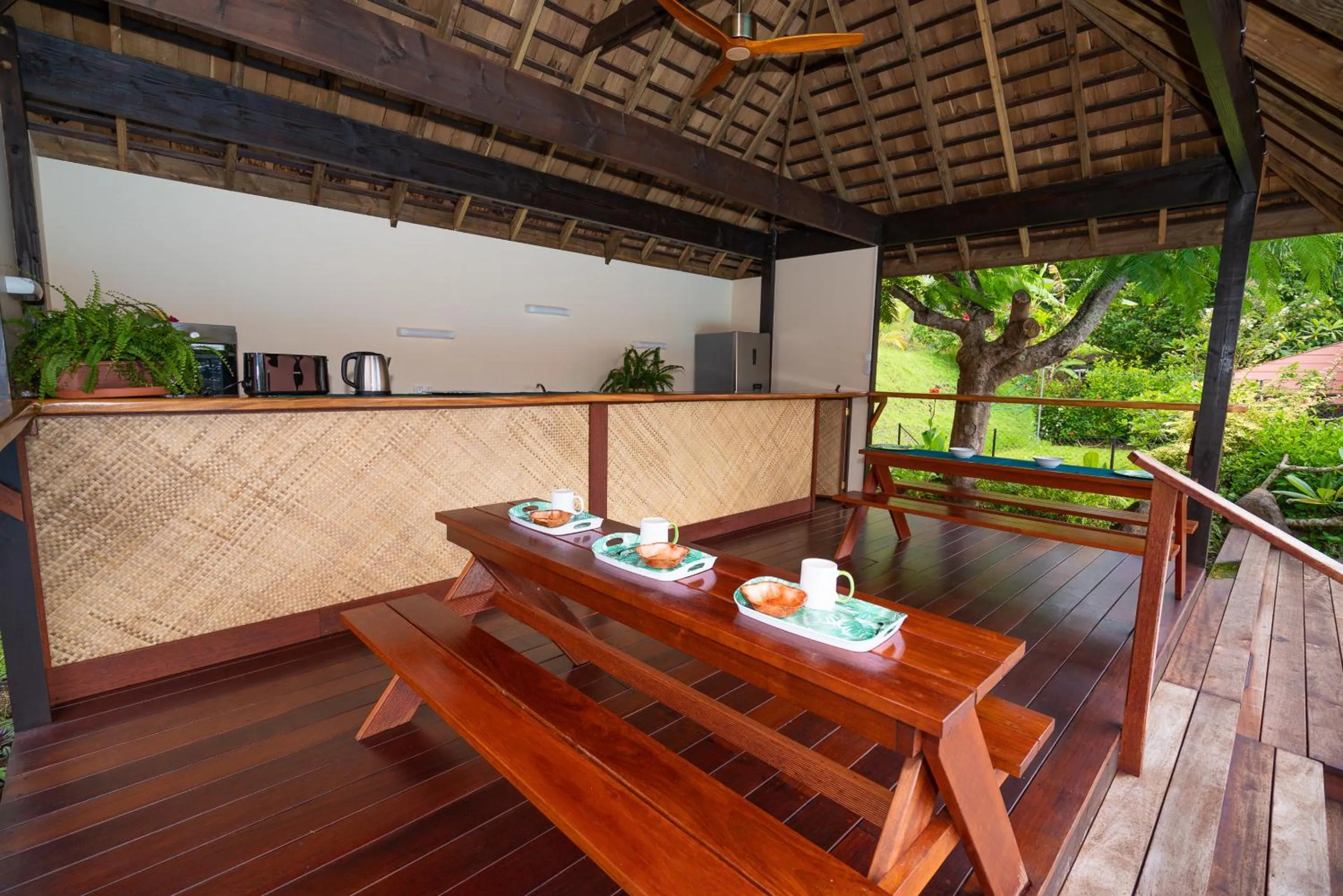 Restaurant/places to eat in BORA BORA HOLIDAY'S LODGE