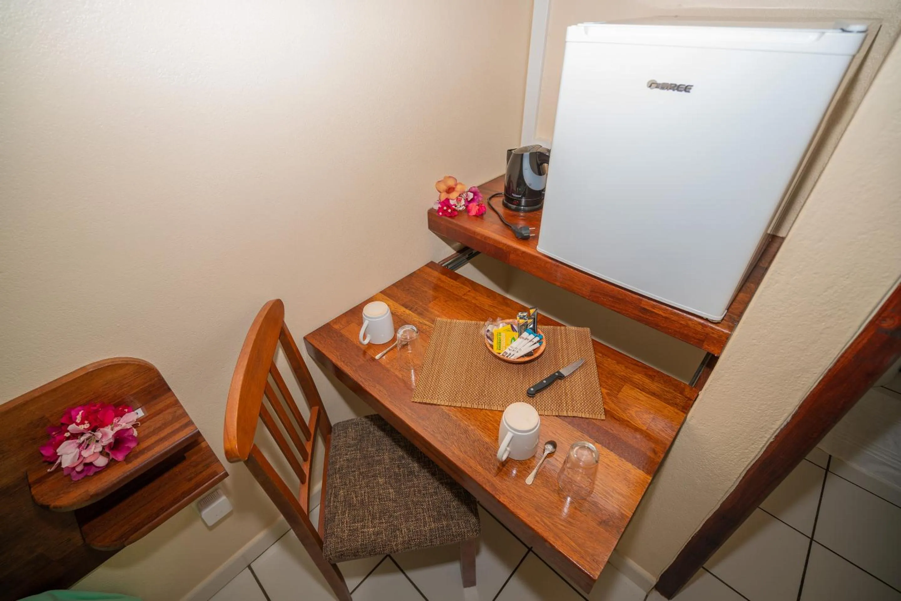 Dining area in BORA BORA HOLIDAY'S LODGE