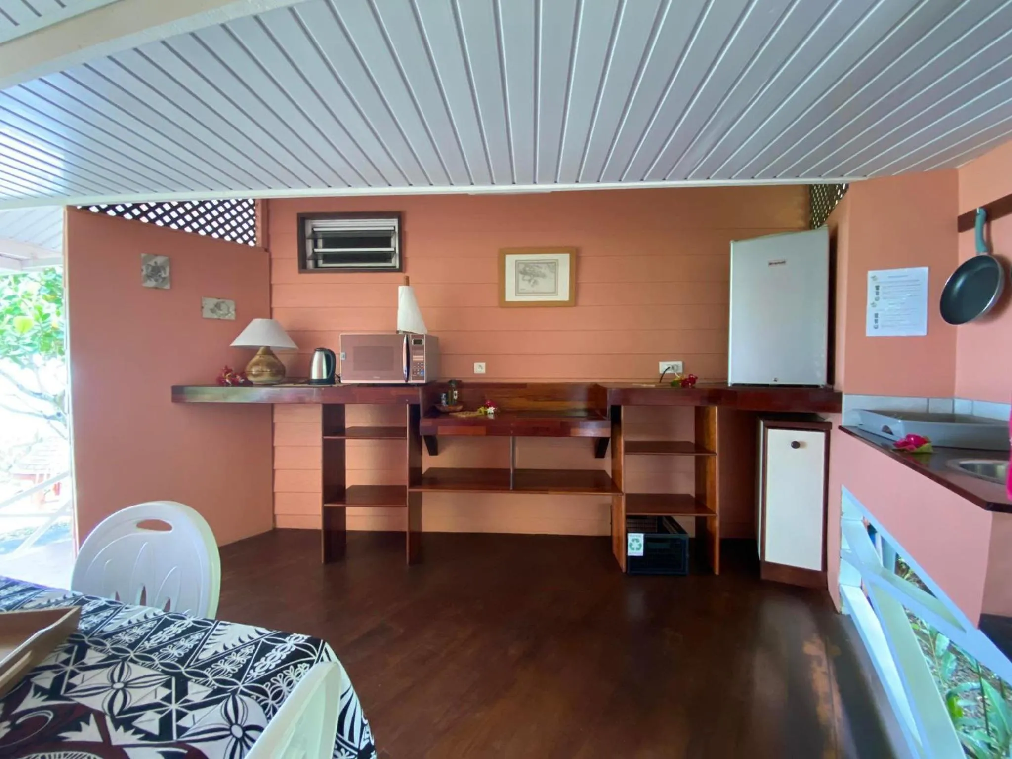 Kitchen or kitchenette in BORA BORA HOLIDAY'S LODGE