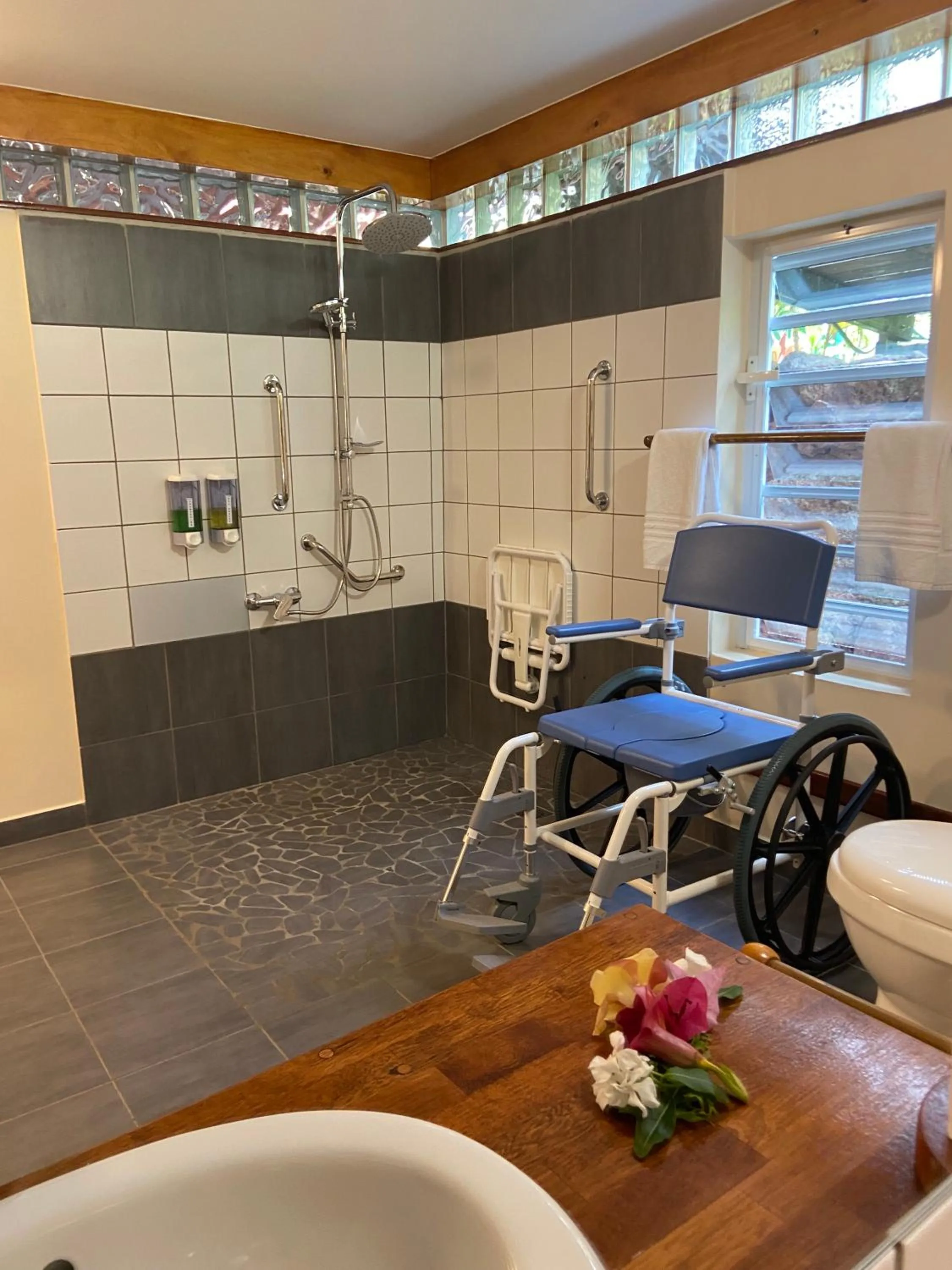 Bathroom in BORA BORA HOLIDAY'S LODGE