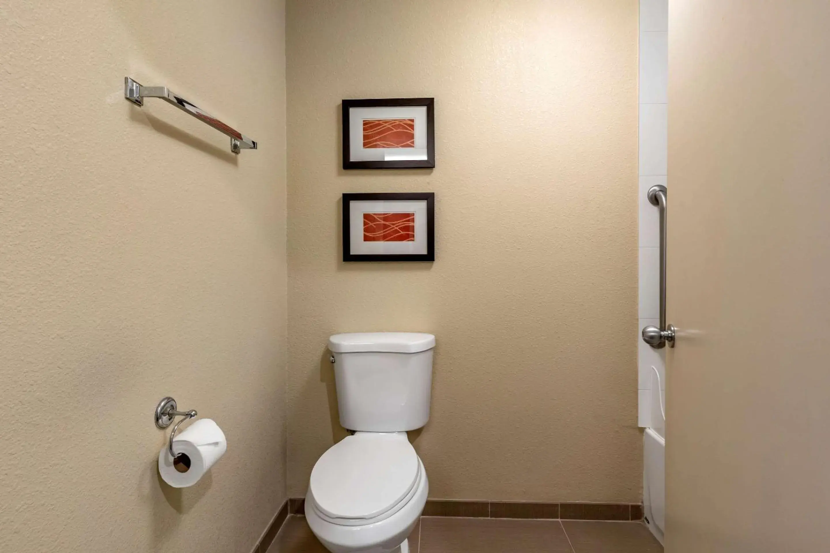 King Room - Disability Access in Comfort Inn Roseburg King Room - Disability Access in Comfort Inn Roseburg