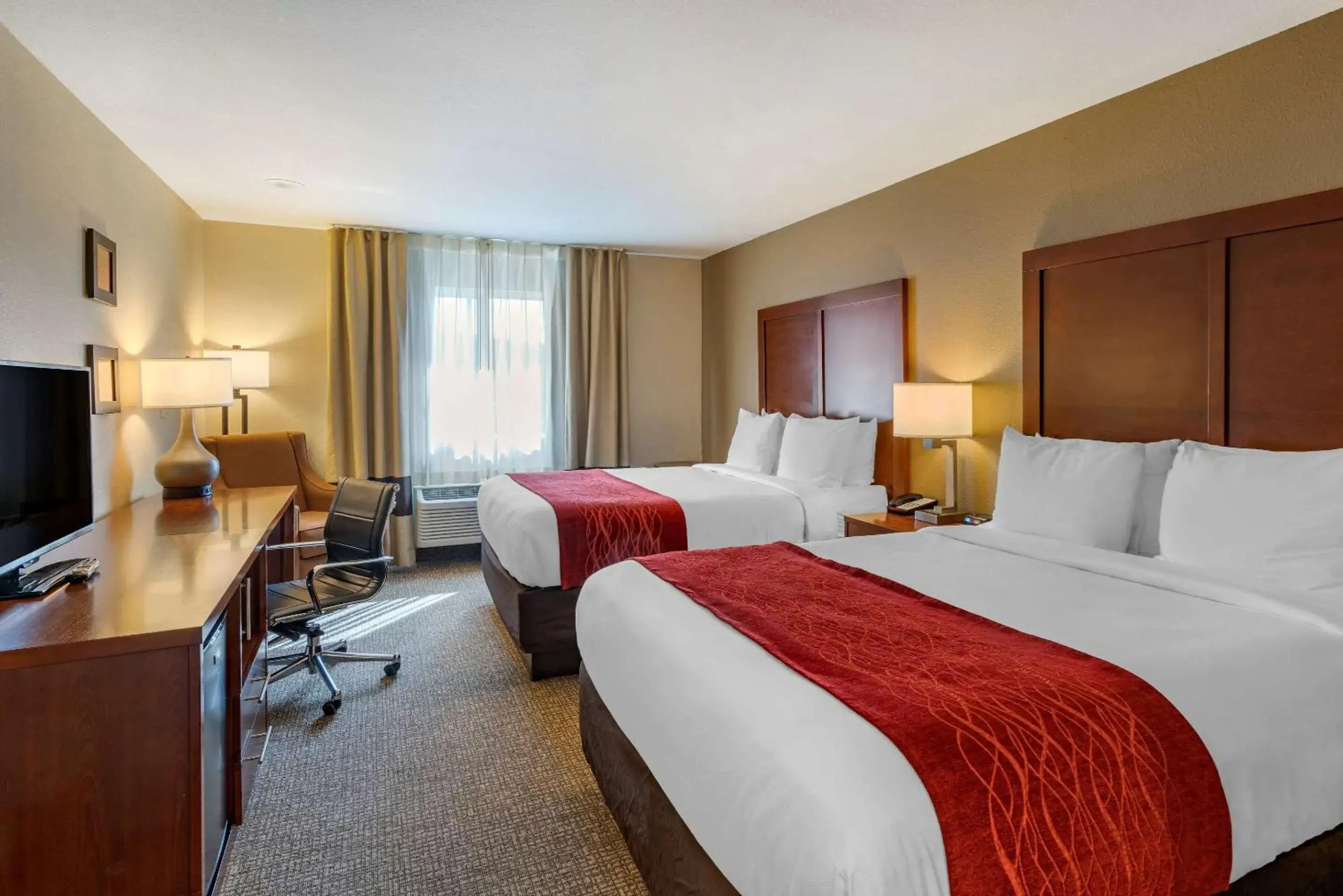 Queen Room with Two Queen Beds - Non-Smoking in Comfort Inn Roseburg Queen Room with Two Queen Beds - Non-Smoking in Comfort Inn Roseburg