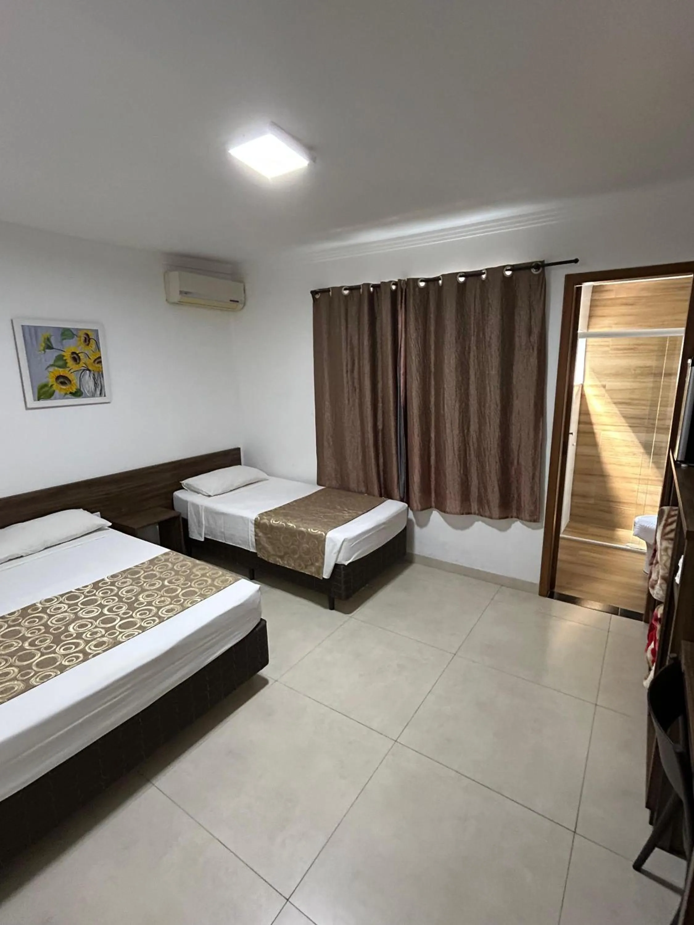 Photo of the whole room, Bed in Hotel Holiday Foz