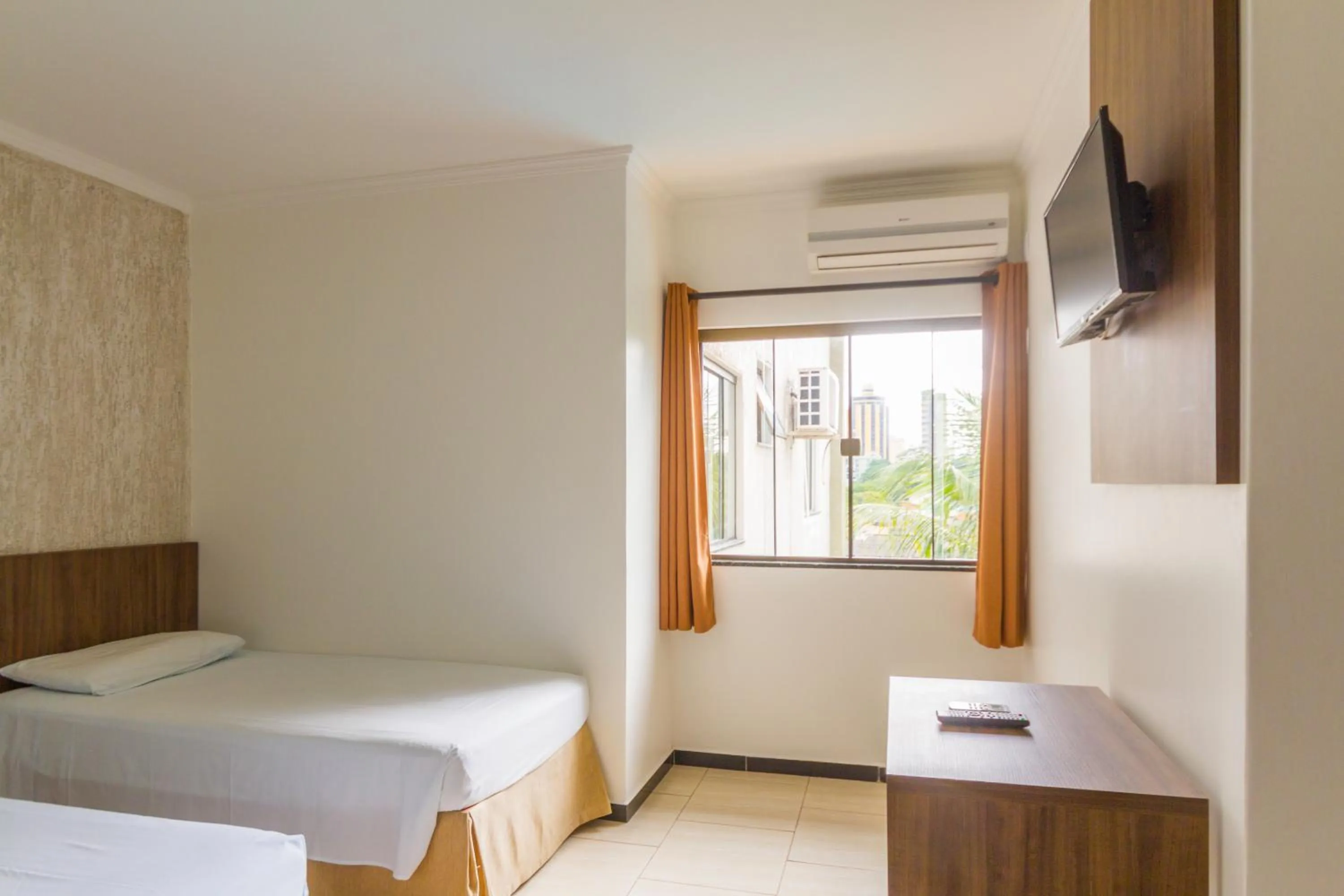 Bedroom, Bed in Hotel Holiday Foz