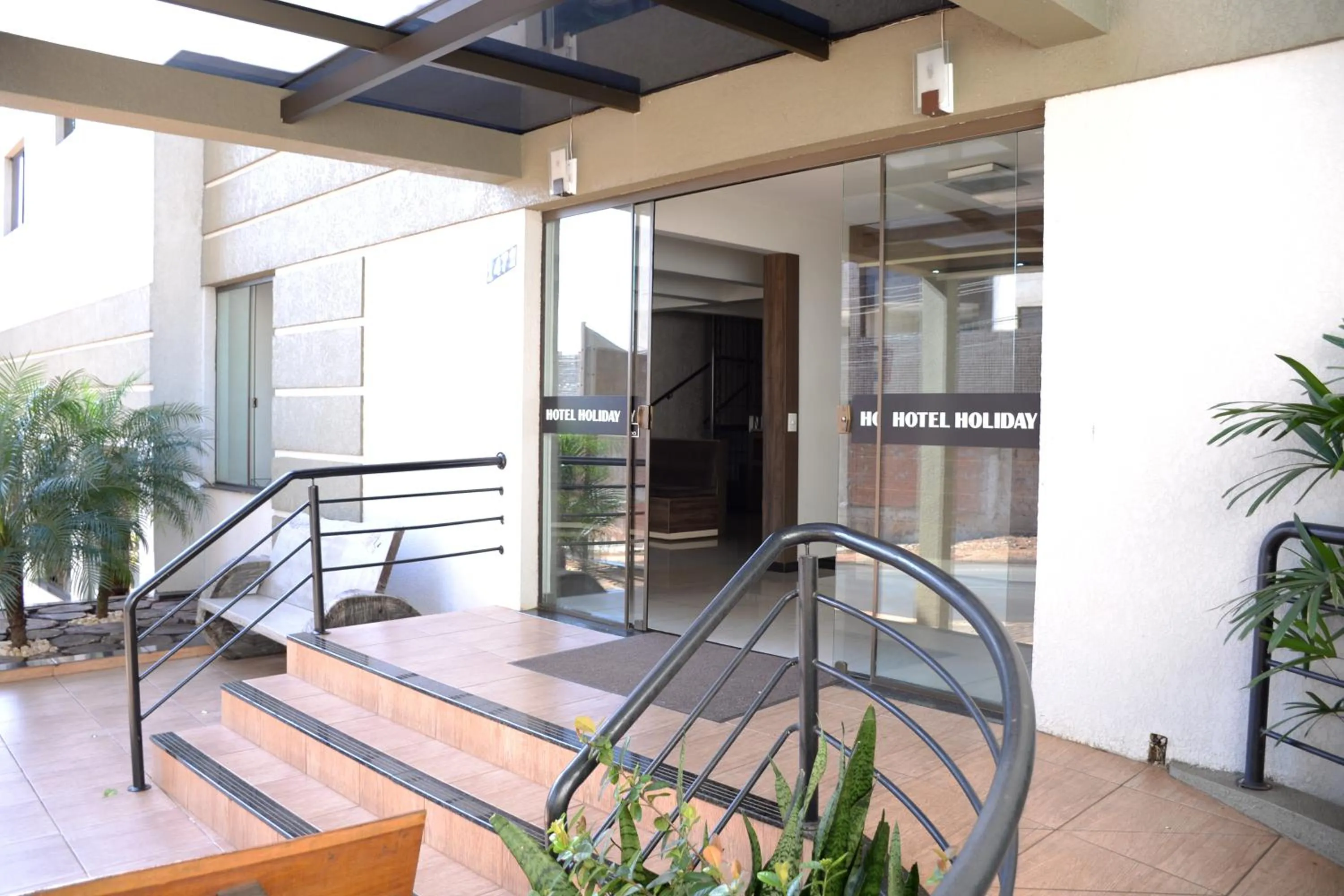 Facade/entrance in Hotel Holiday Foz