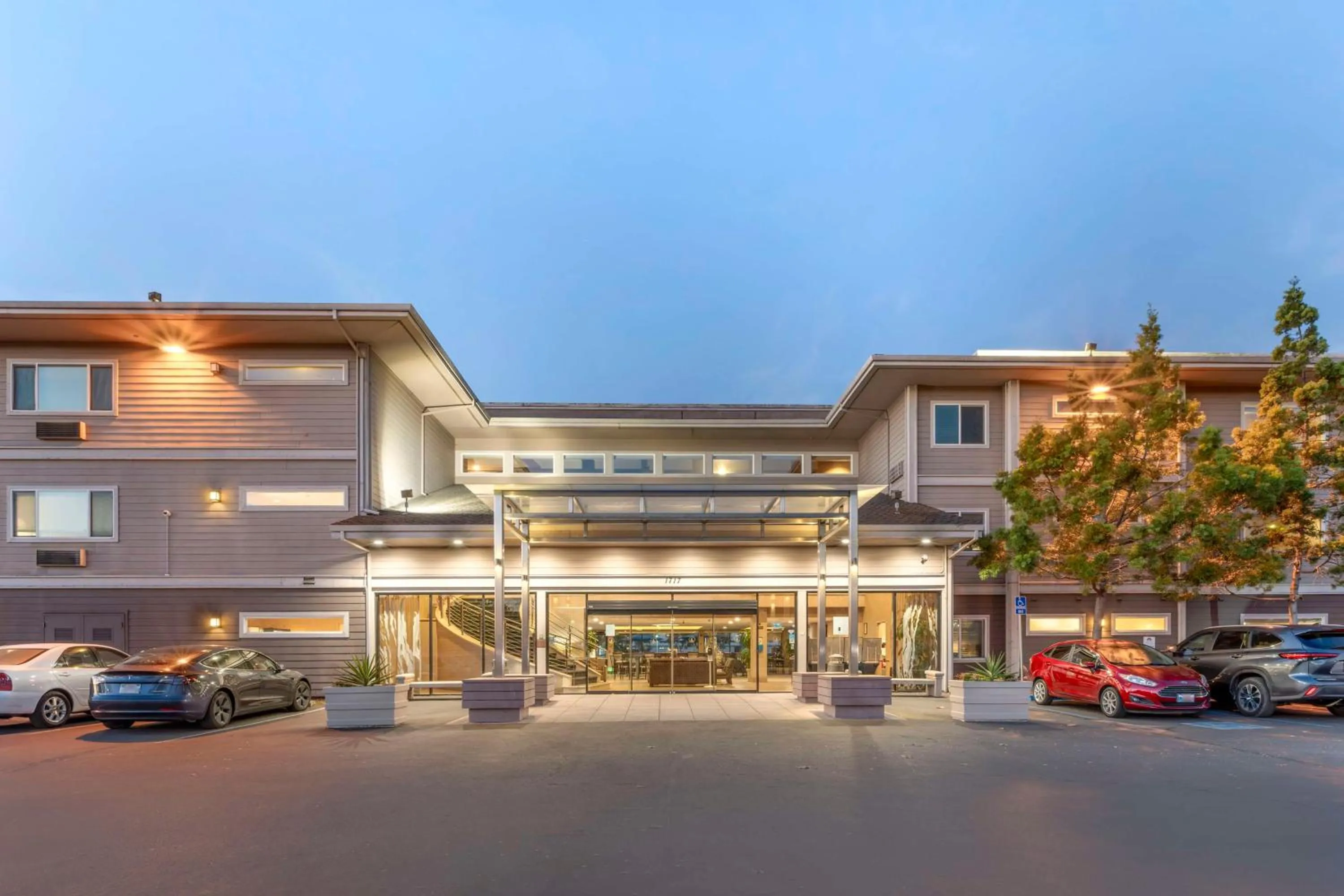 Property building in Best Western Plus Bayside Hotel