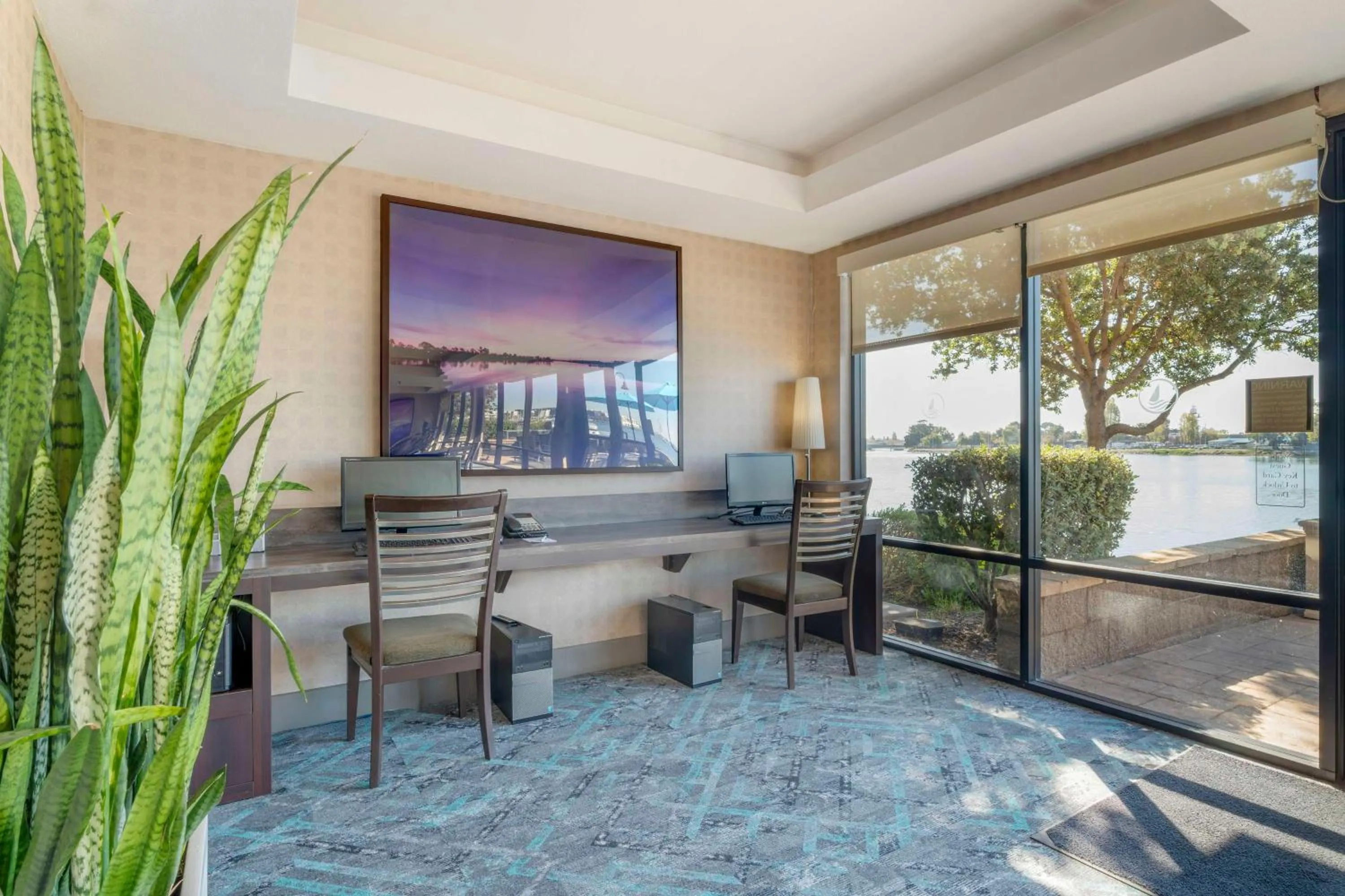 Business facilities in Best Western Plus Bayside Hotel