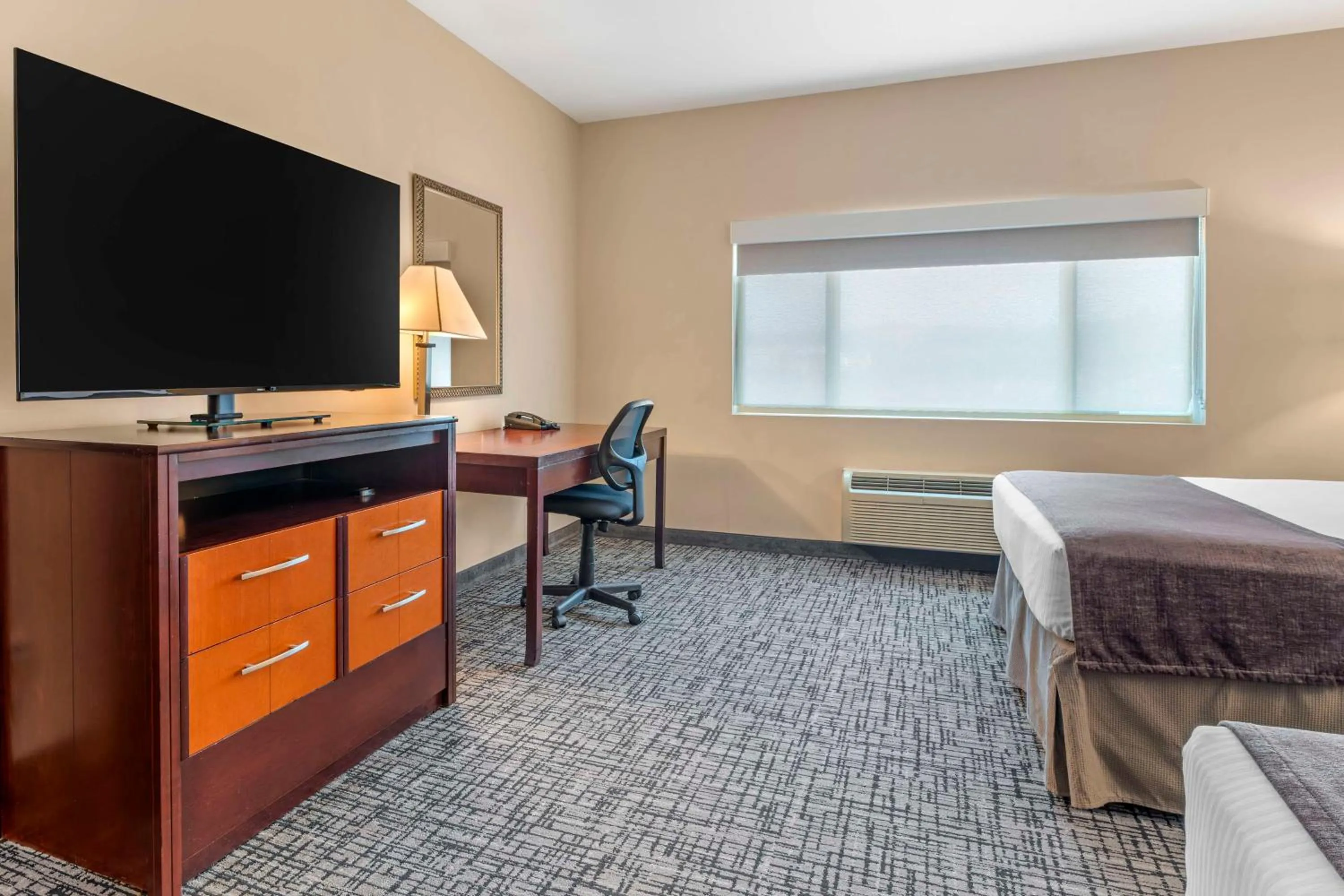 Bedroom, Bed in Best Western Plus Bayside Hotel