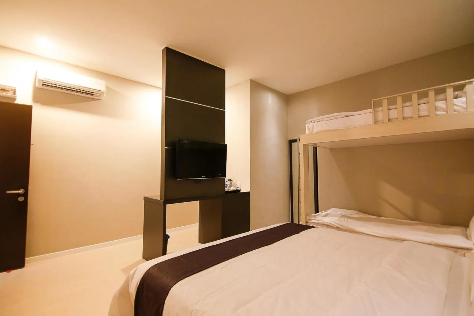 Bed in Art Cottage Hotel