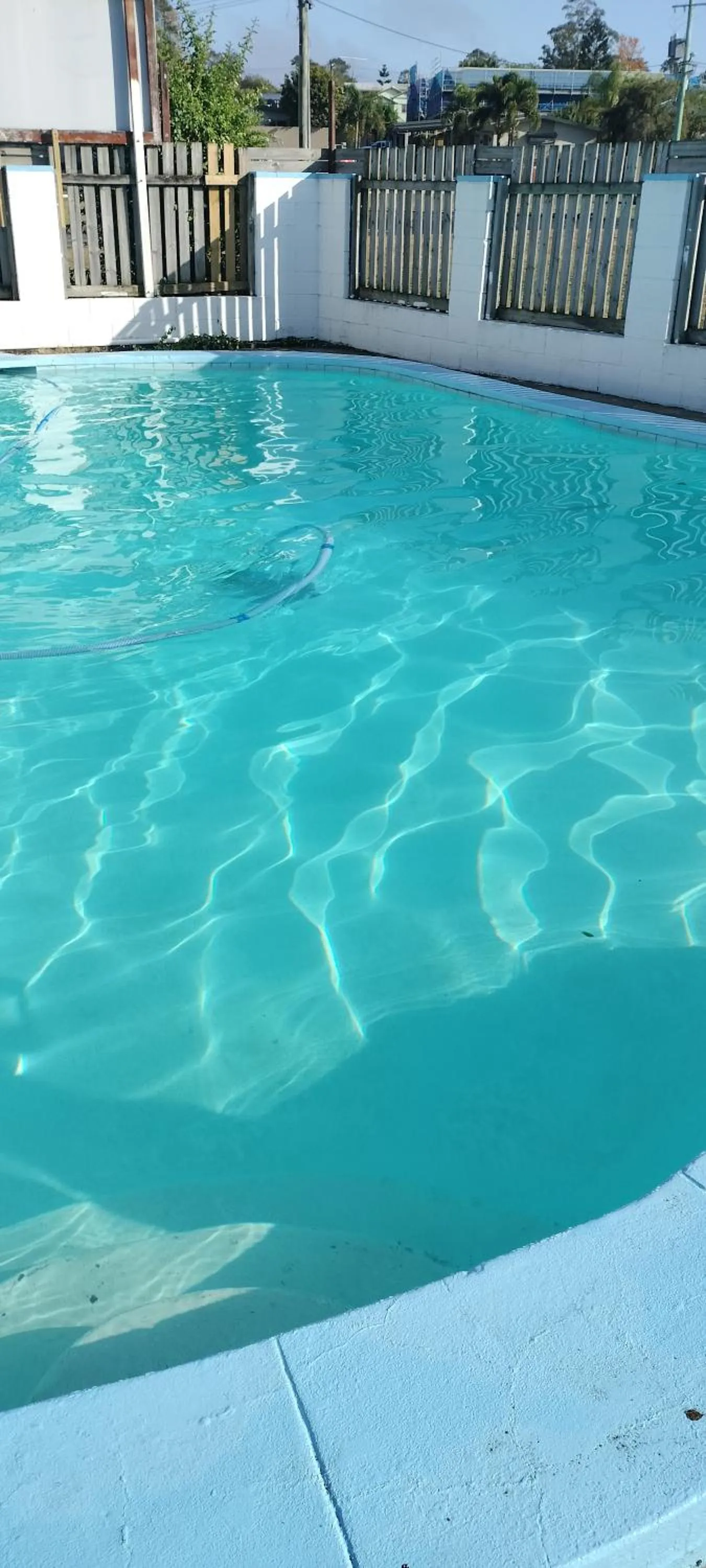 Swimming pool in Nationwide Motel