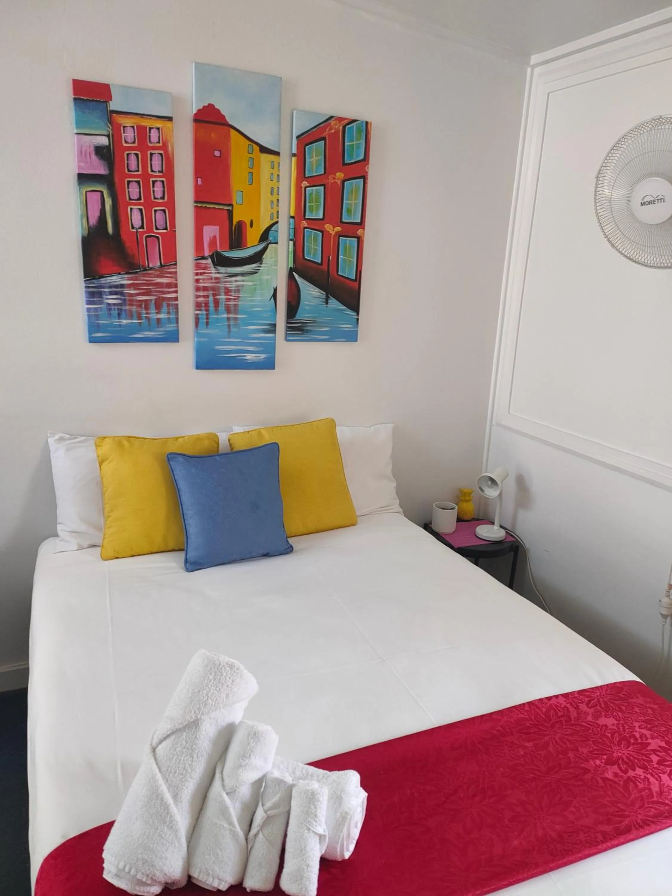 Bedroom, Bed in Nationwide Motel