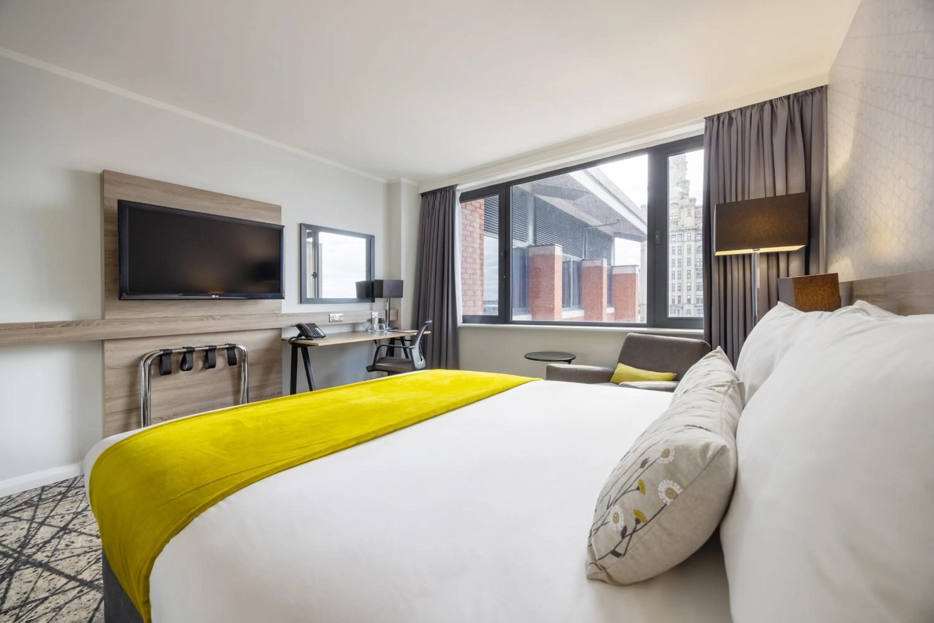 Photo of the whole room, Bed in Crowne Plaza Liverpool City Centre by IHG