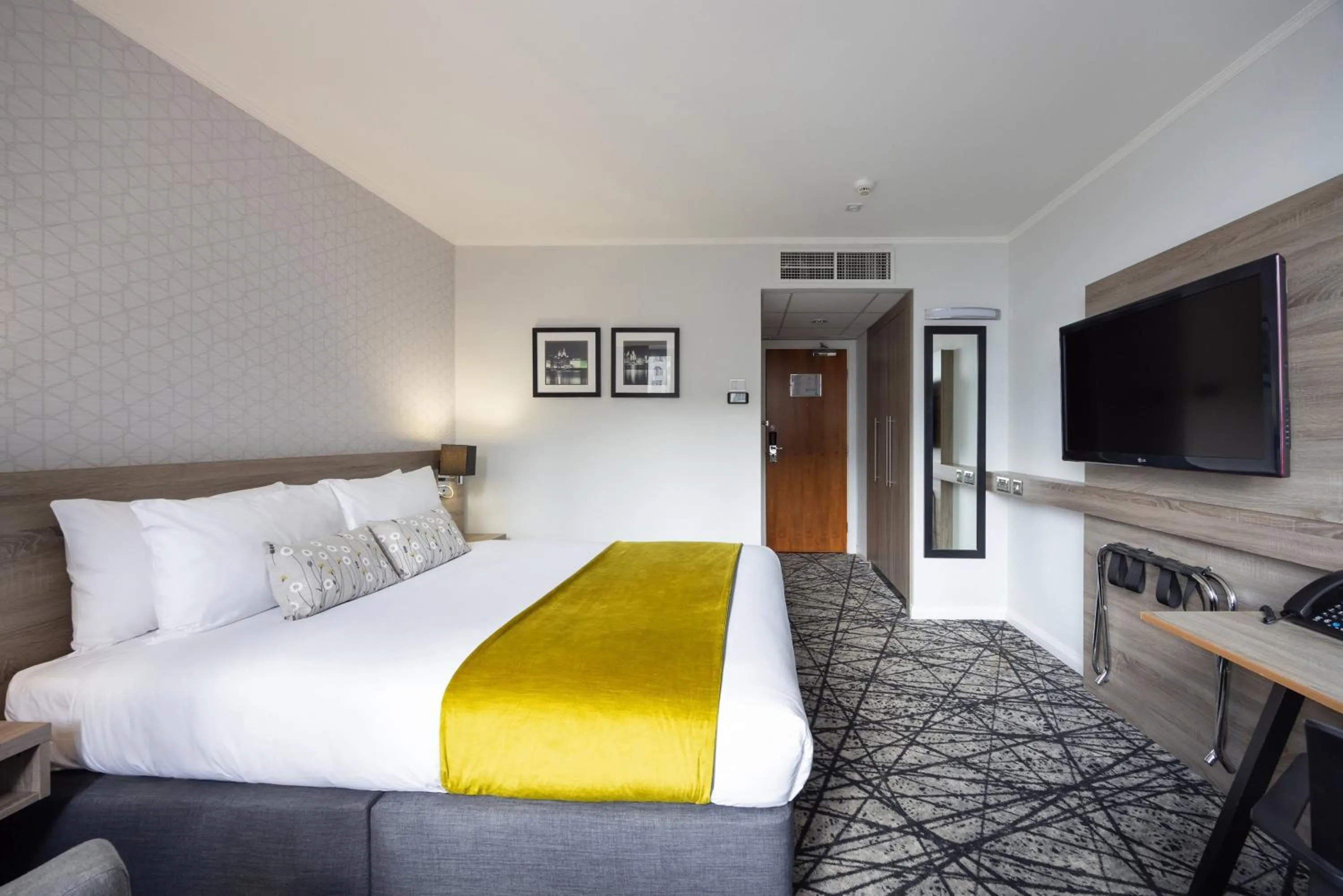 Photo of the whole room, Bed in Crowne Plaza Liverpool City Centre by IHG