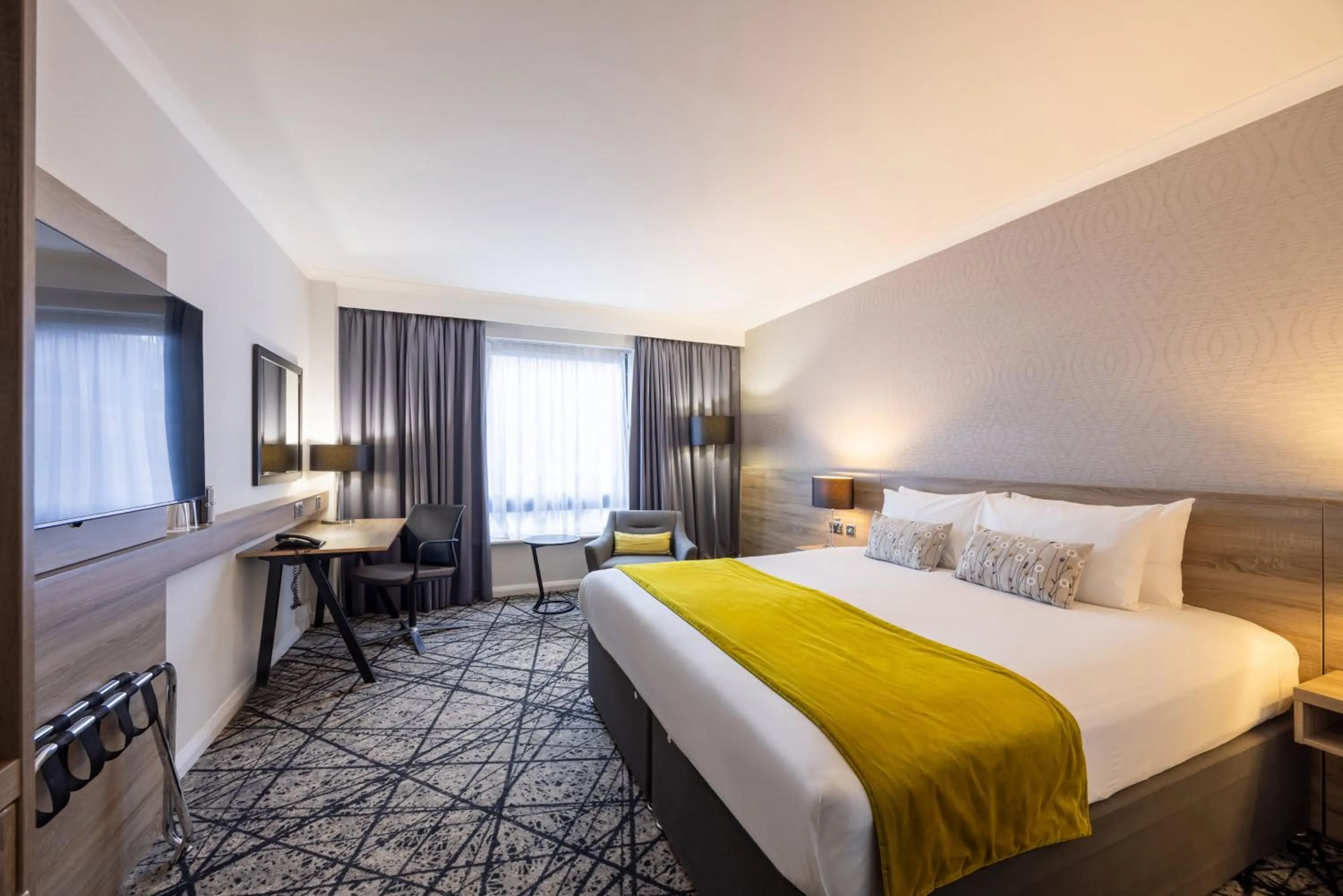 Photo of the whole room, Bed in Crowne Plaza Liverpool City Centre by IHG