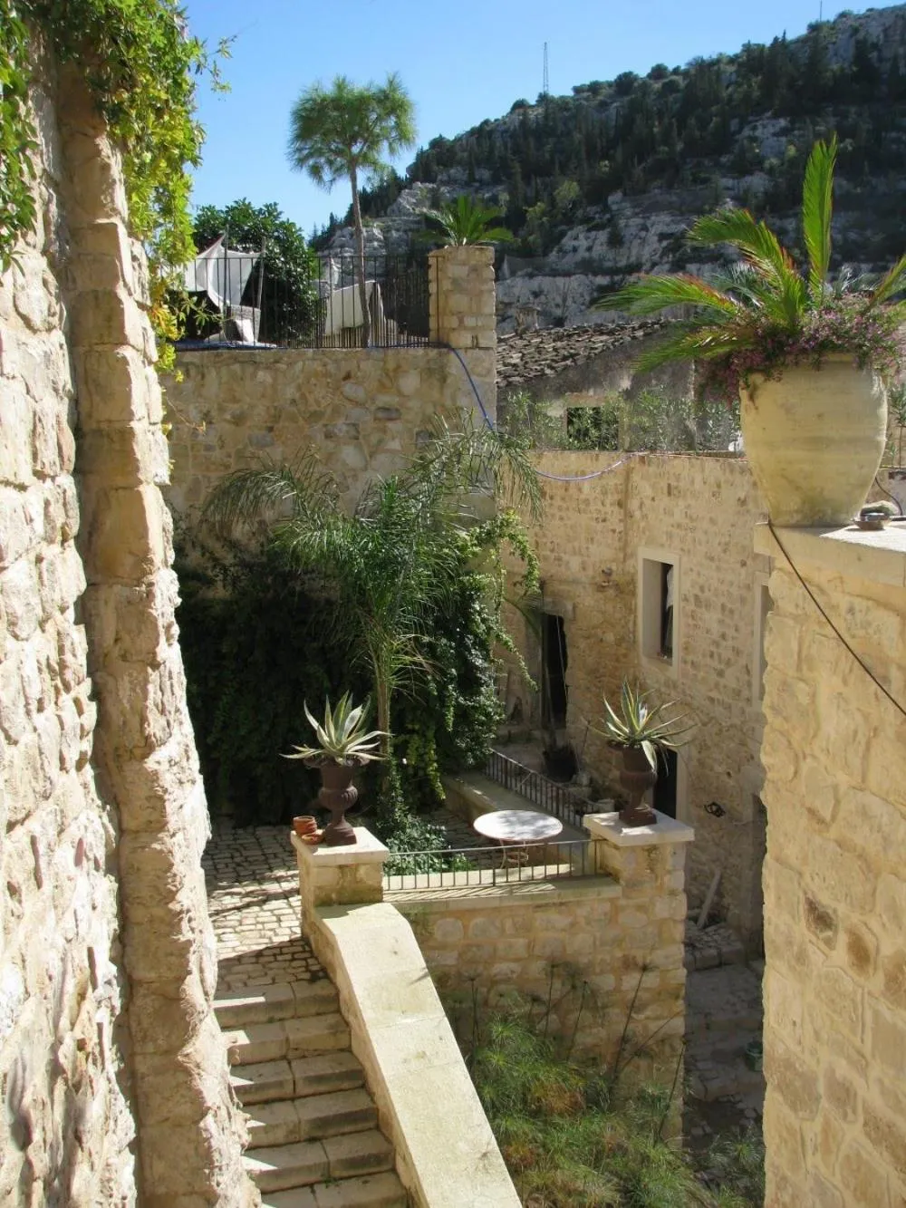 Inner courtyard view in Borgo Hedone