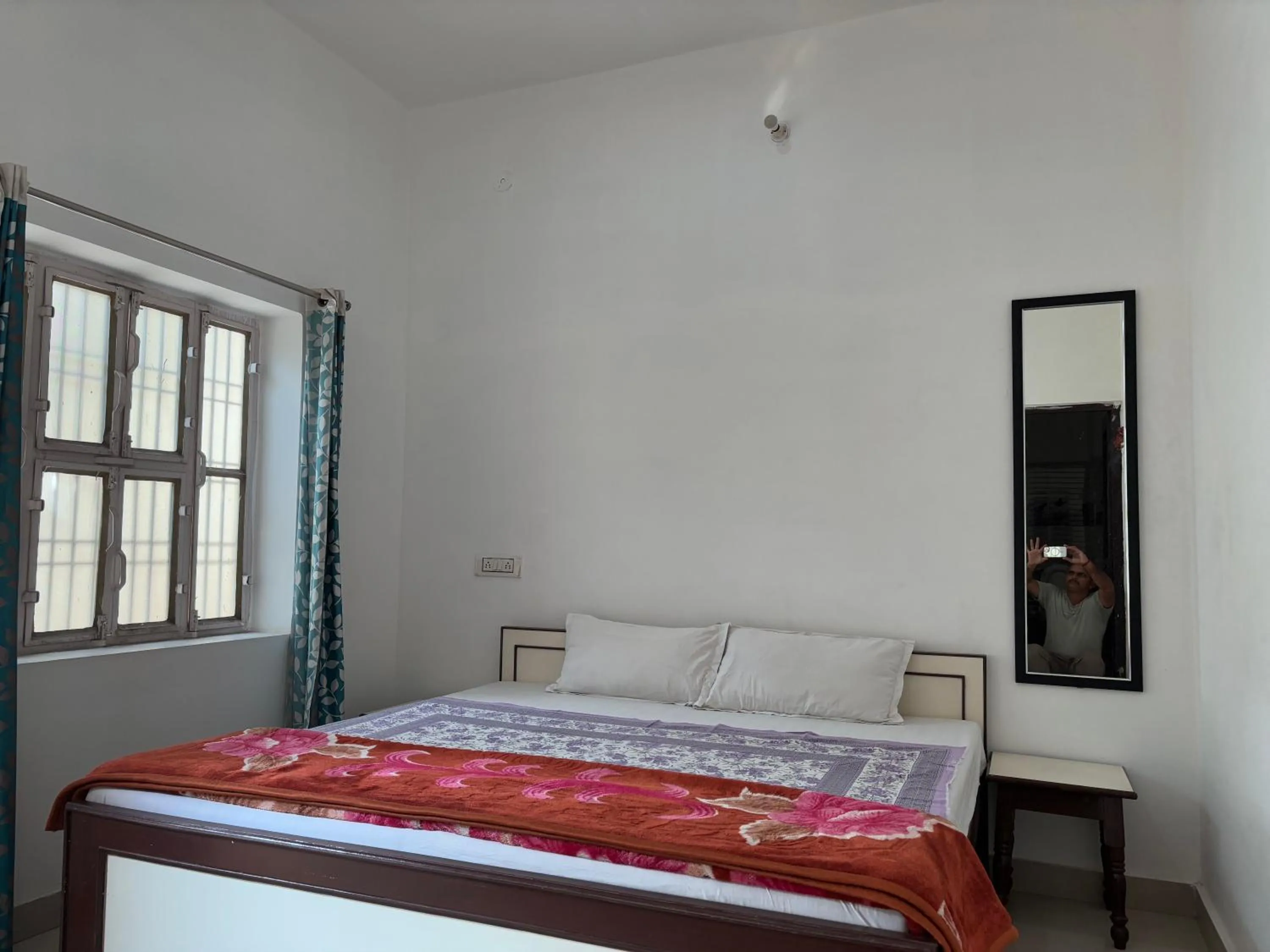 Bed in Keshav Palace -A Family Homestay
