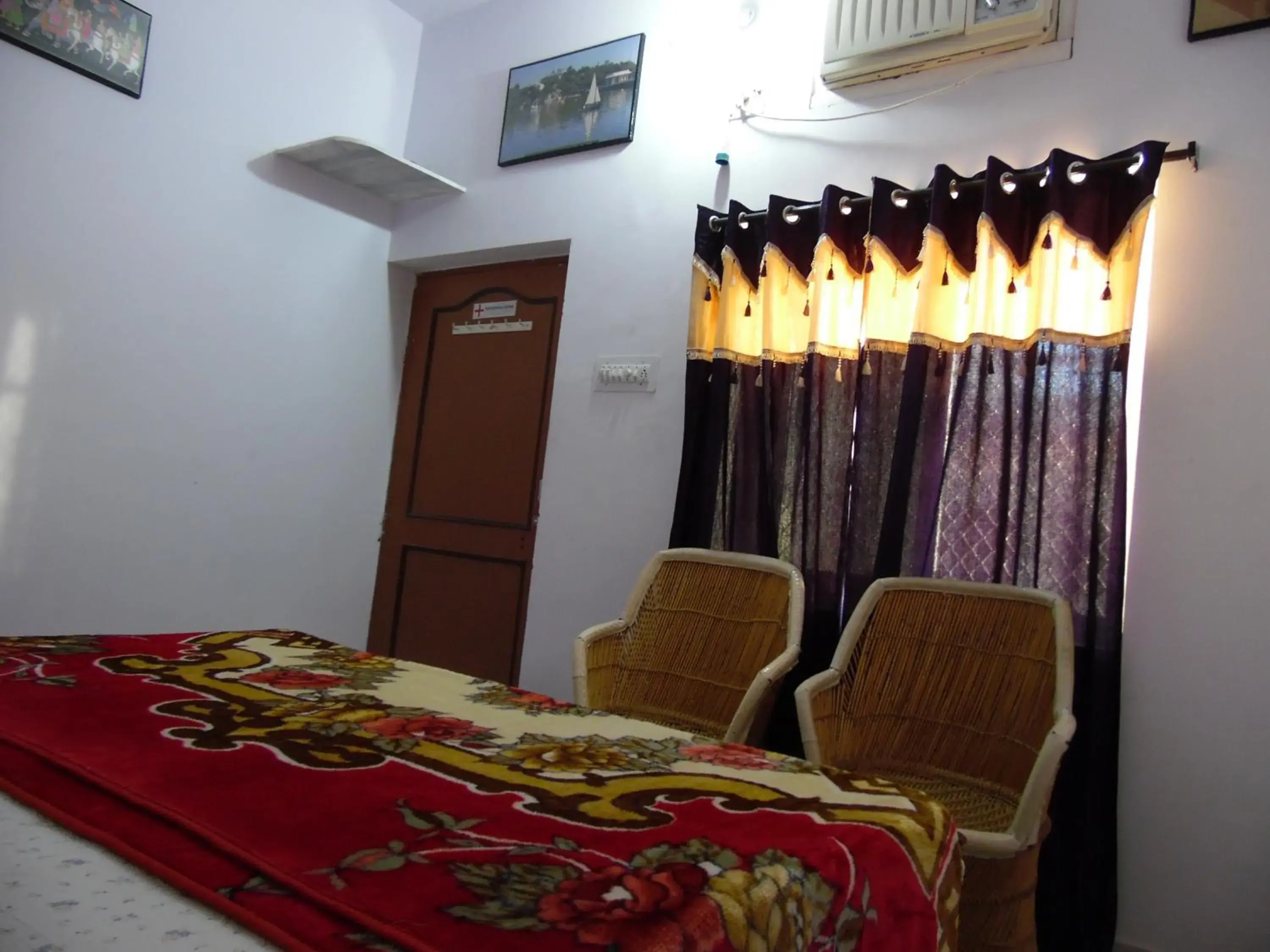 Standard Double Room in Keshav Palace -A Family Homestay Standard Double Room in Keshav Palace -A Family Homestay