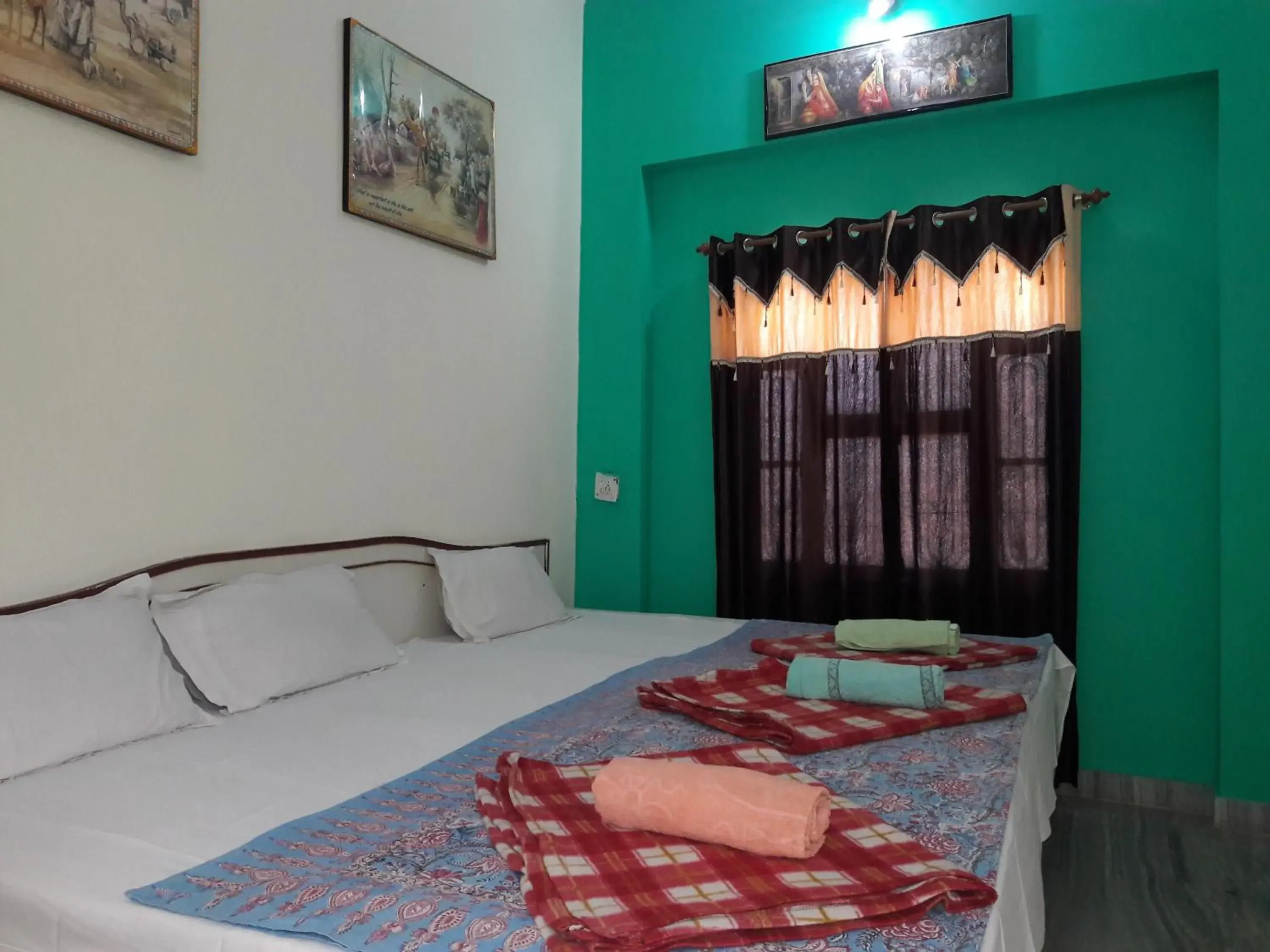 Family Room with Bathroom in Keshav Palace -A Family Homestay Family Room with Bathroom in Keshav Palace -A Family Homestay