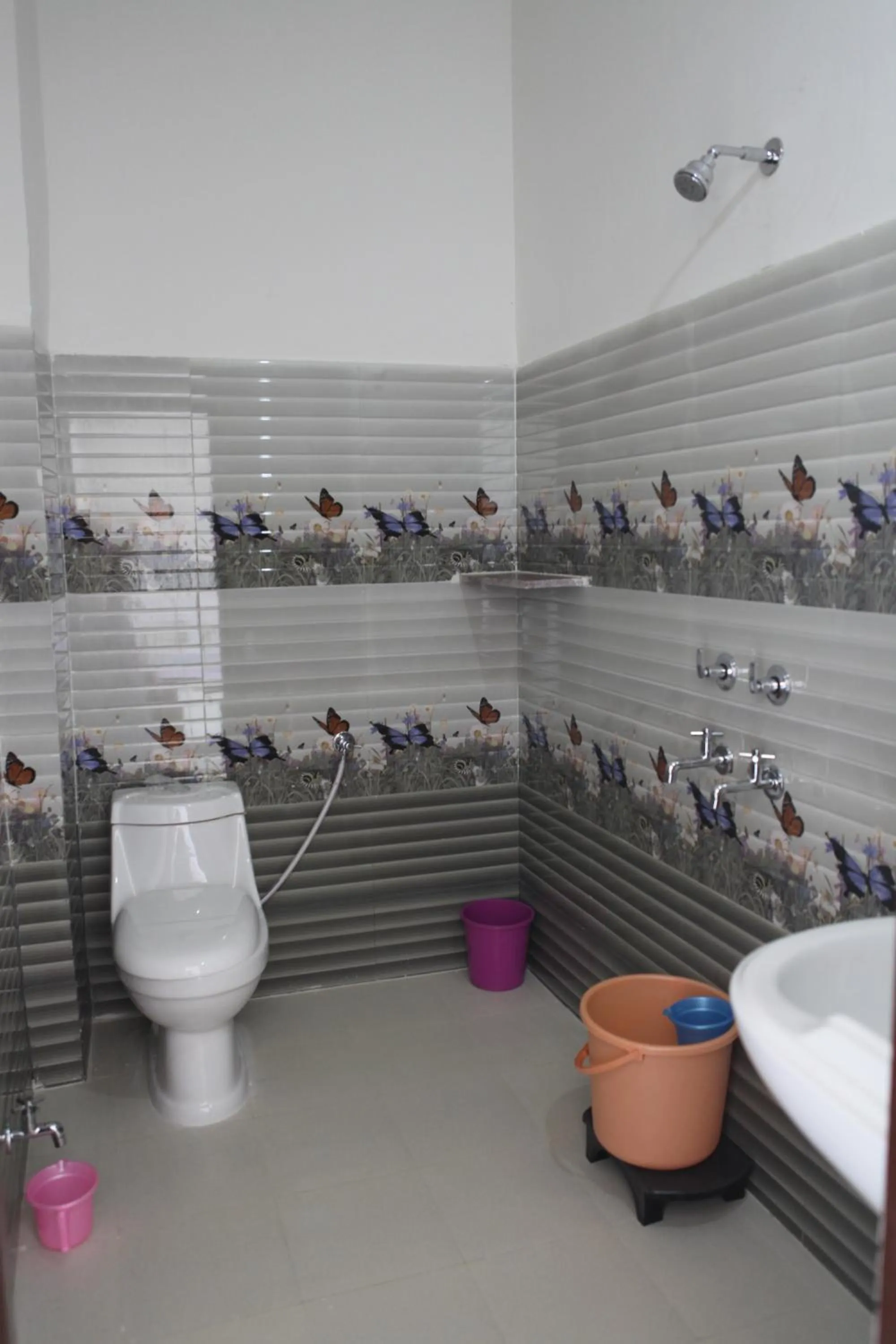 Bathroom in Keshav Palace -A Family Homestay