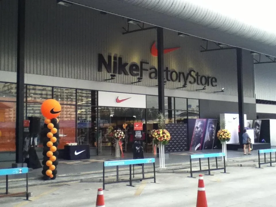 Shopping Area in Deluxe at Popular Condo