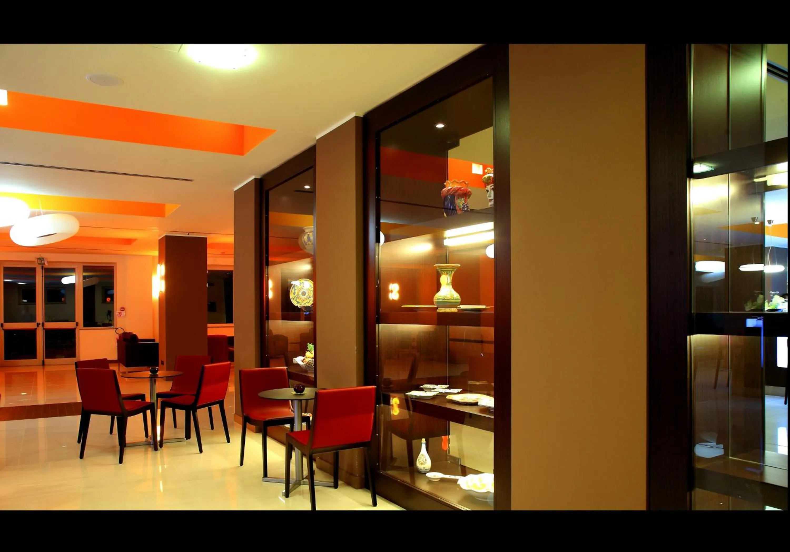 Restaurant/places to eat in GH Avalon Sikani