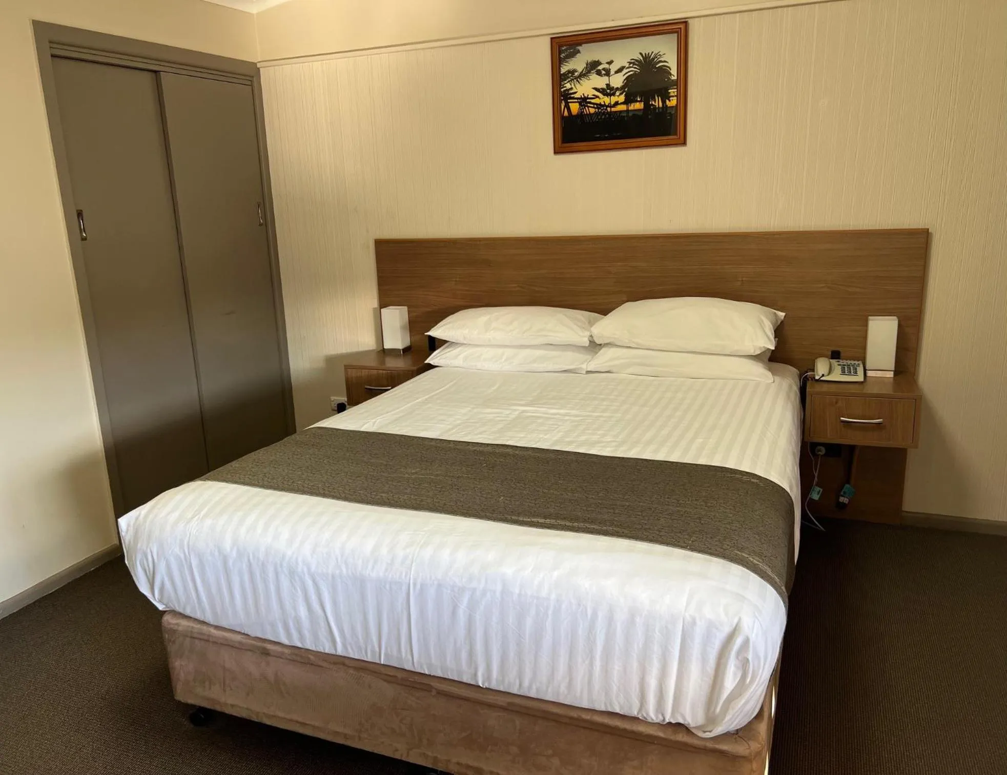 Bedroom, Bed in Argosy Motor Inn