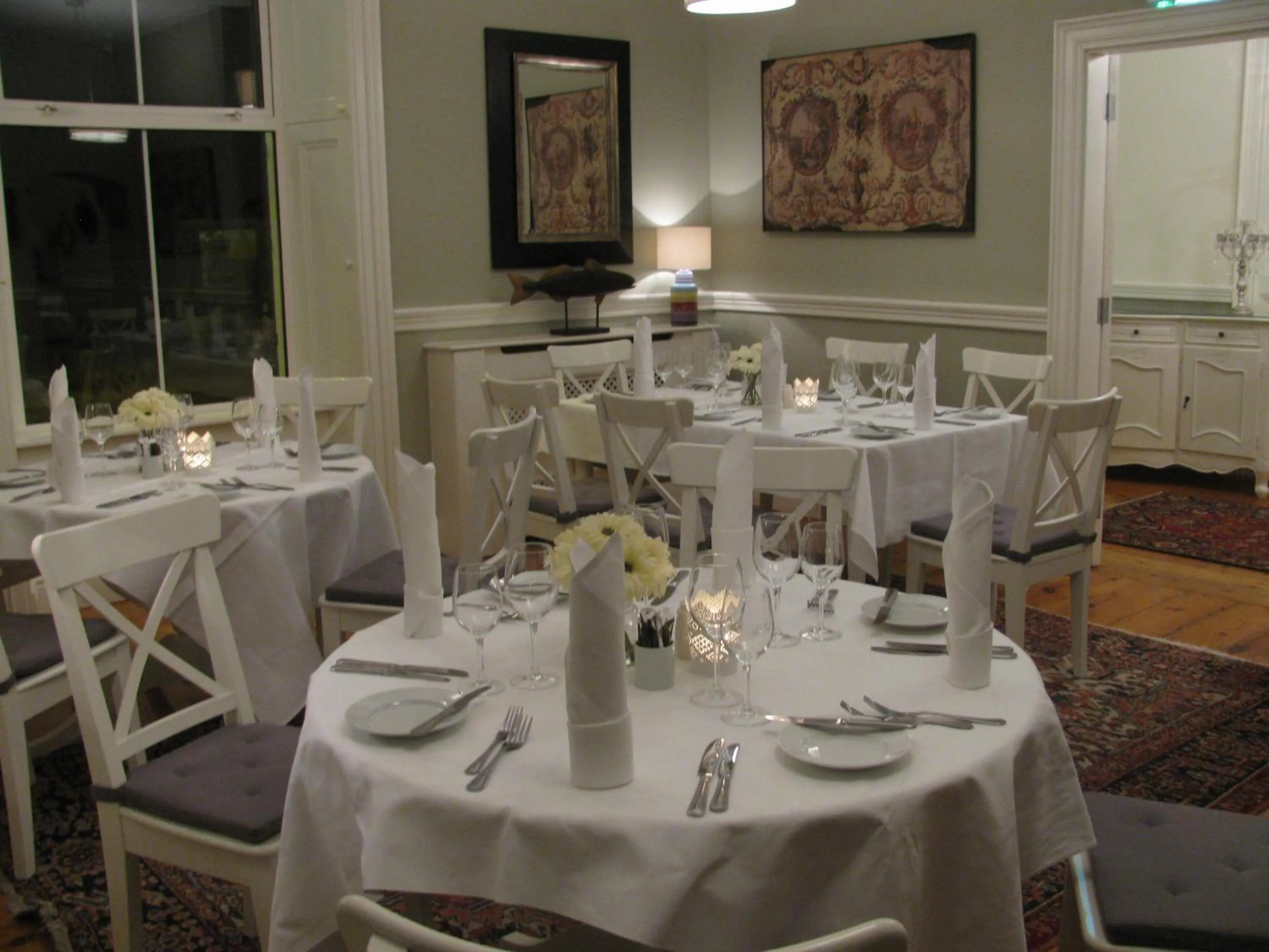 Banquet/Function facilities in Walter Raleigh Hotel