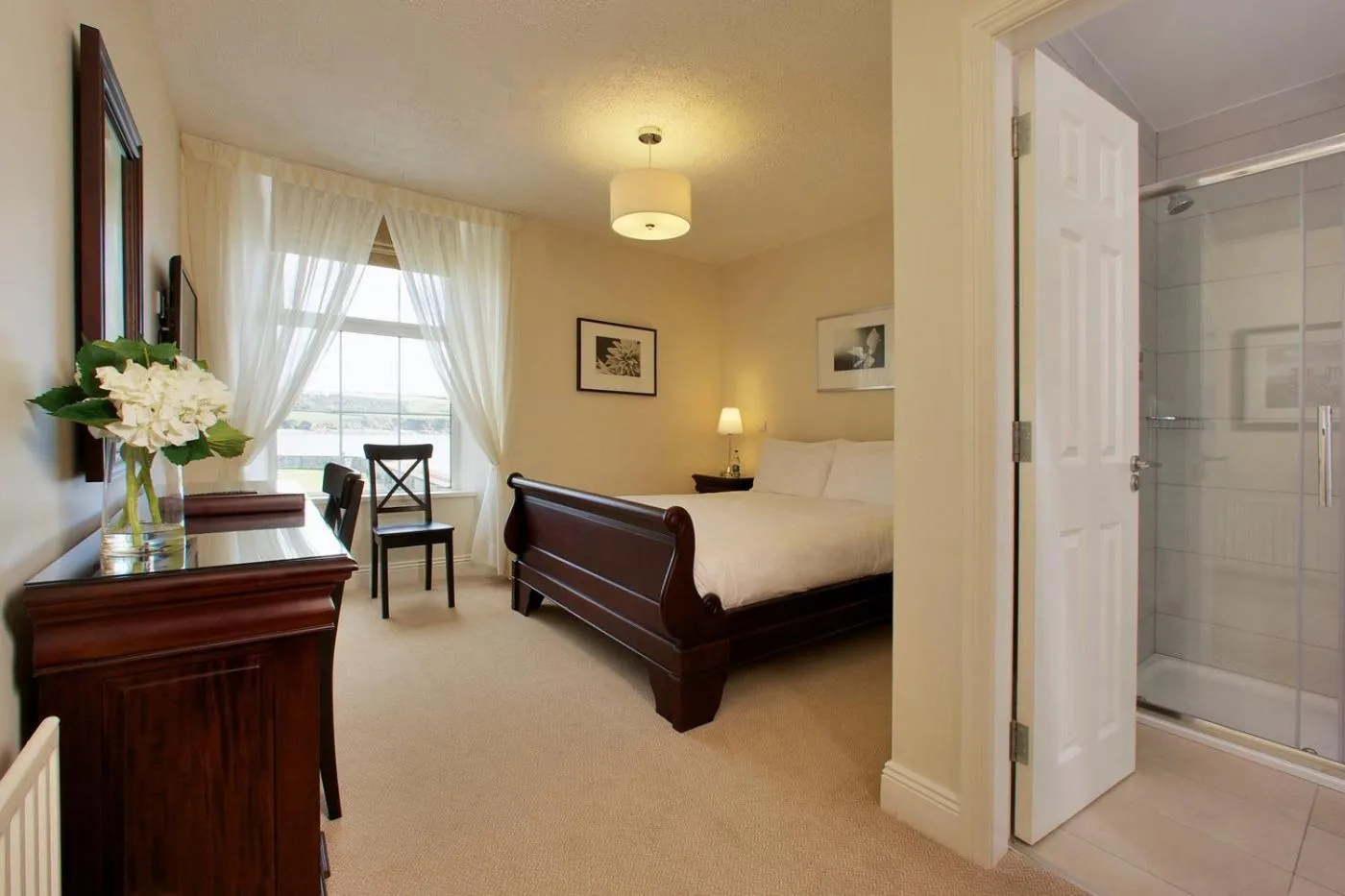 Walter Raleigh Hotel