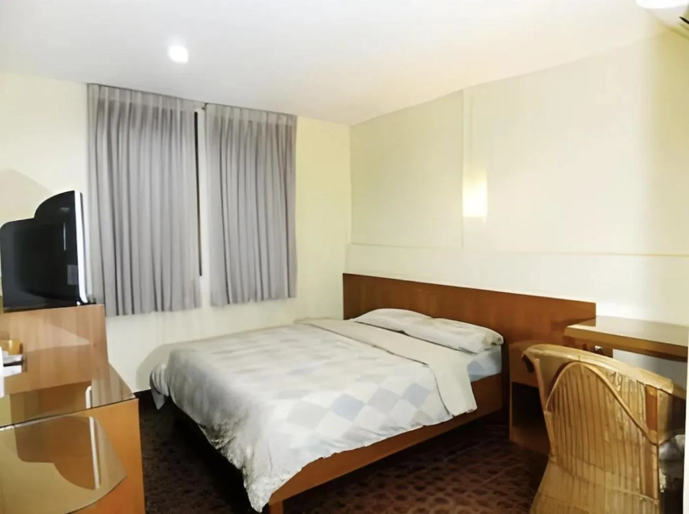 Bedroom, Bed in Orchid Place