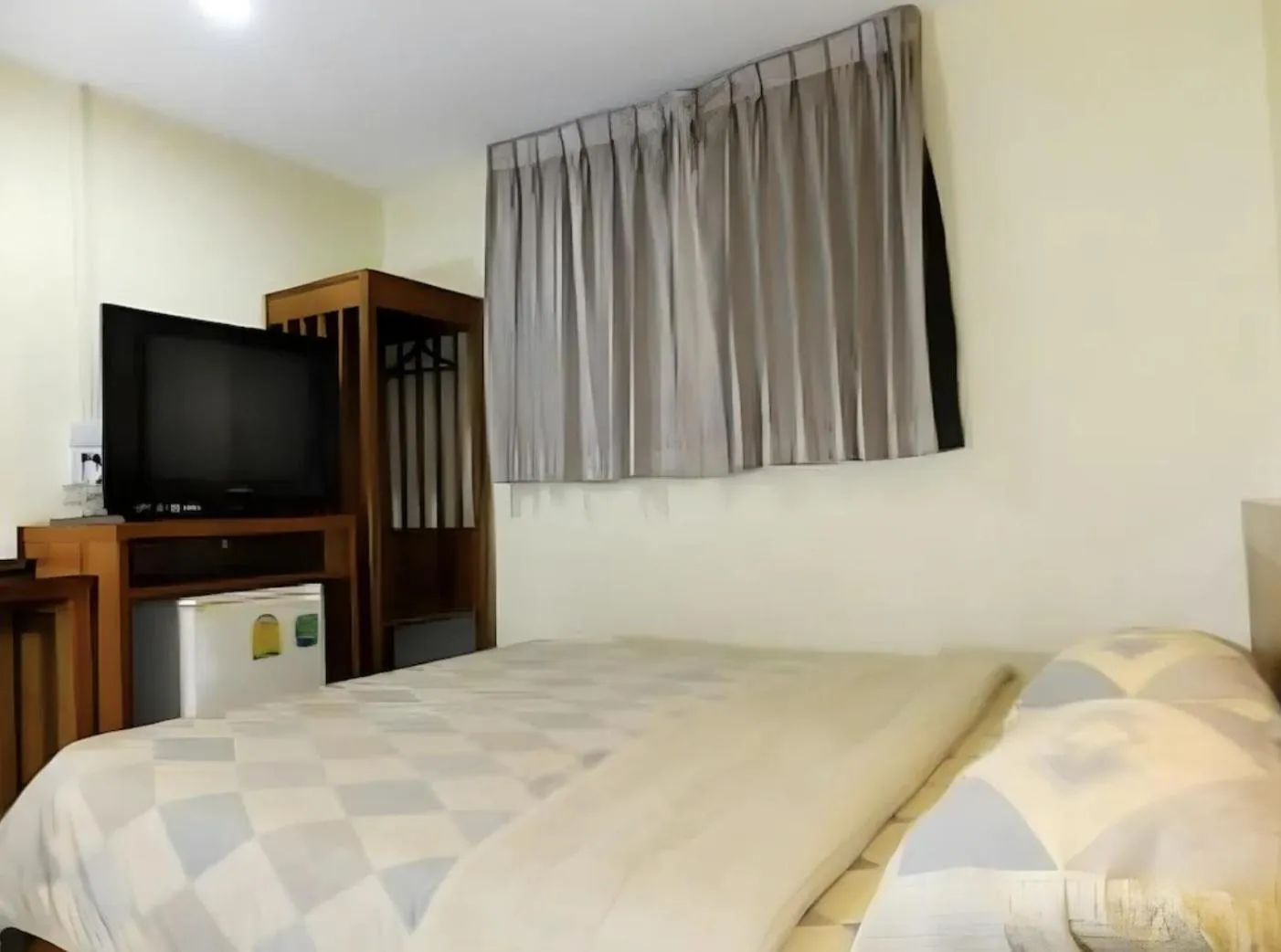 Bedroom, Bed in Orchid Place