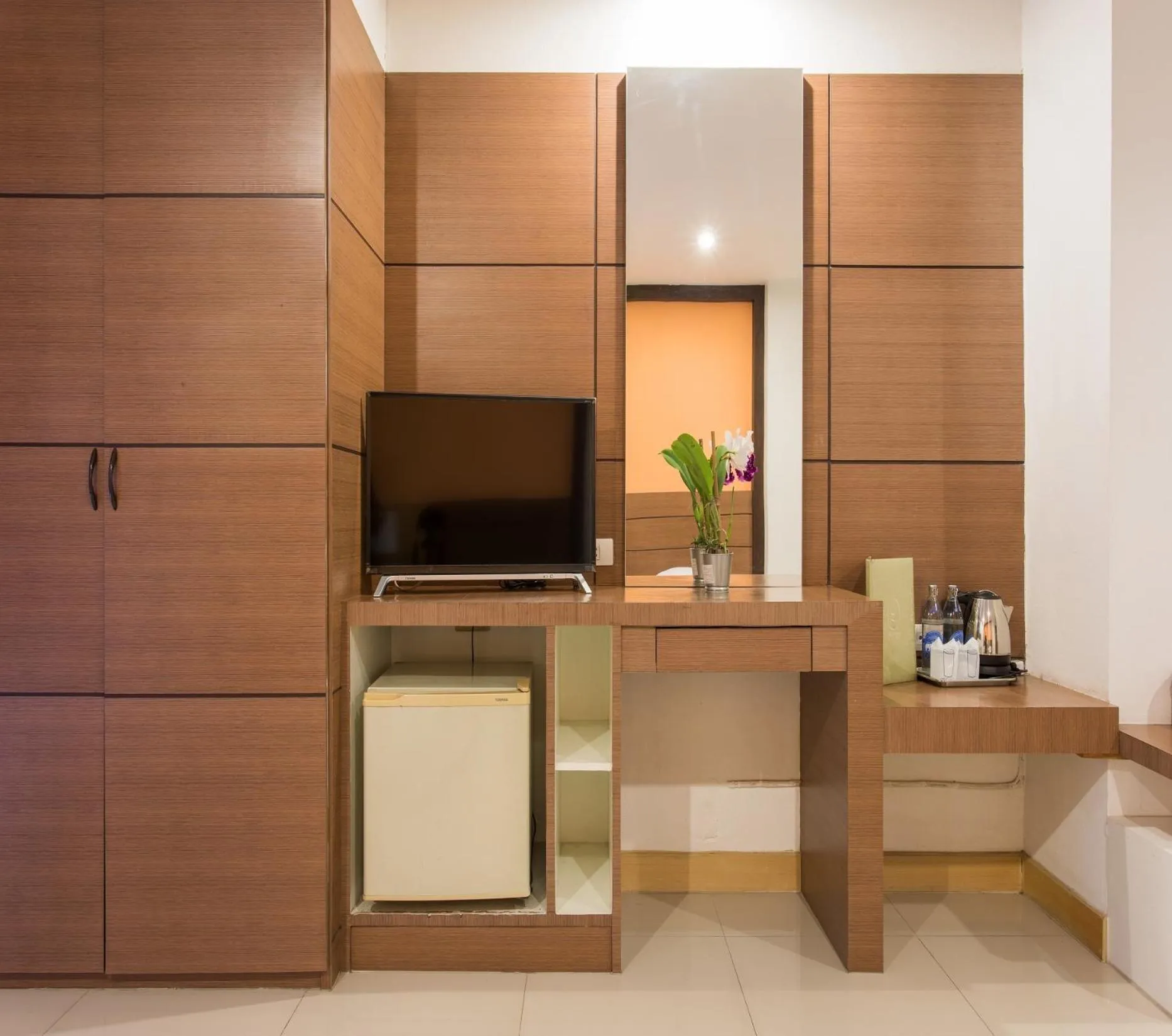 Coffee/tea facilities in The Legacy Convention Hotel