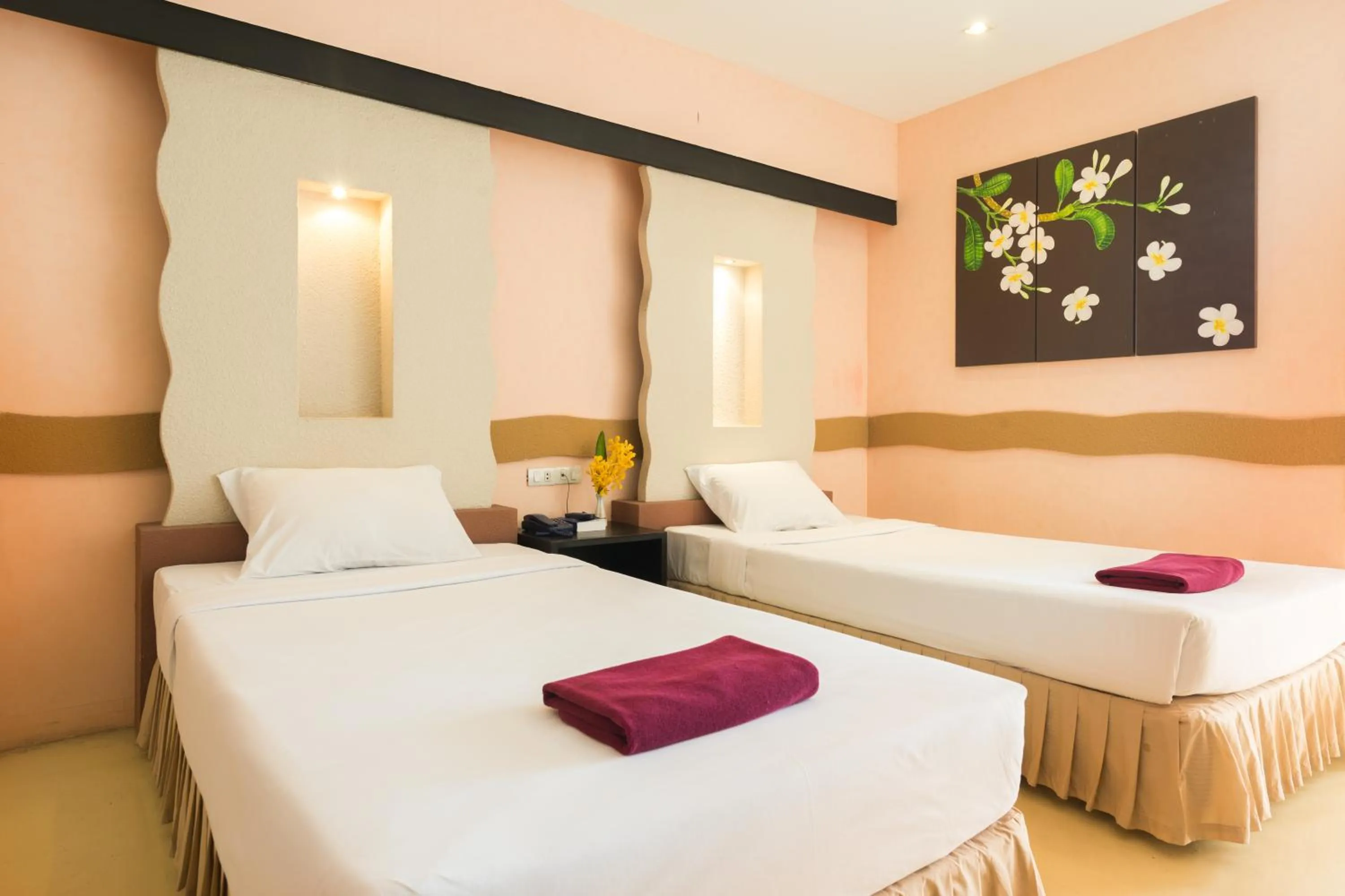 Bedroom, Bed in The Legacy Convention Hotel