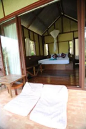 Photo of the whole room, Bed in Smile Bungalow Bottle Beach