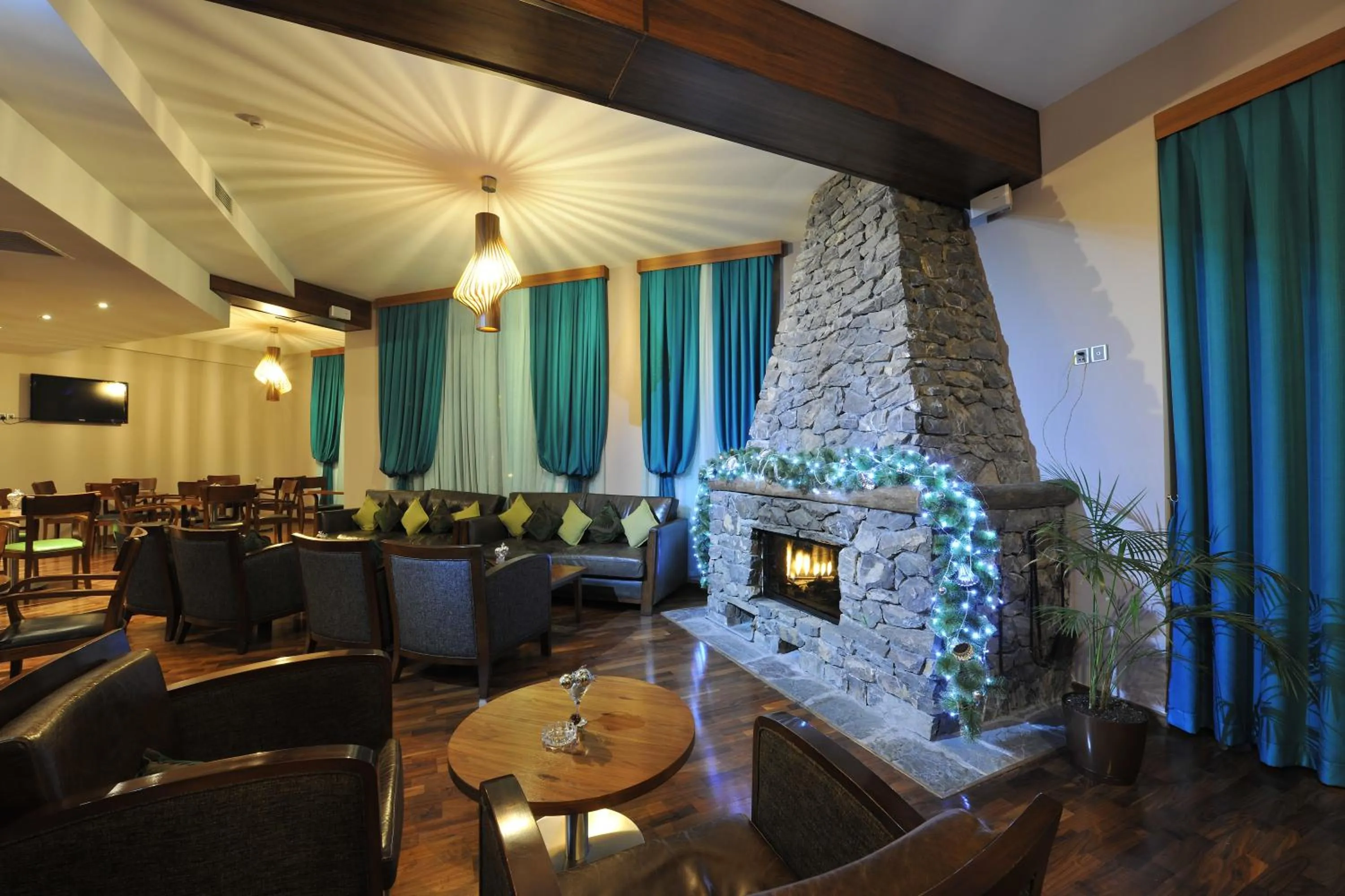 Lounge or bar in El Resort Hotel