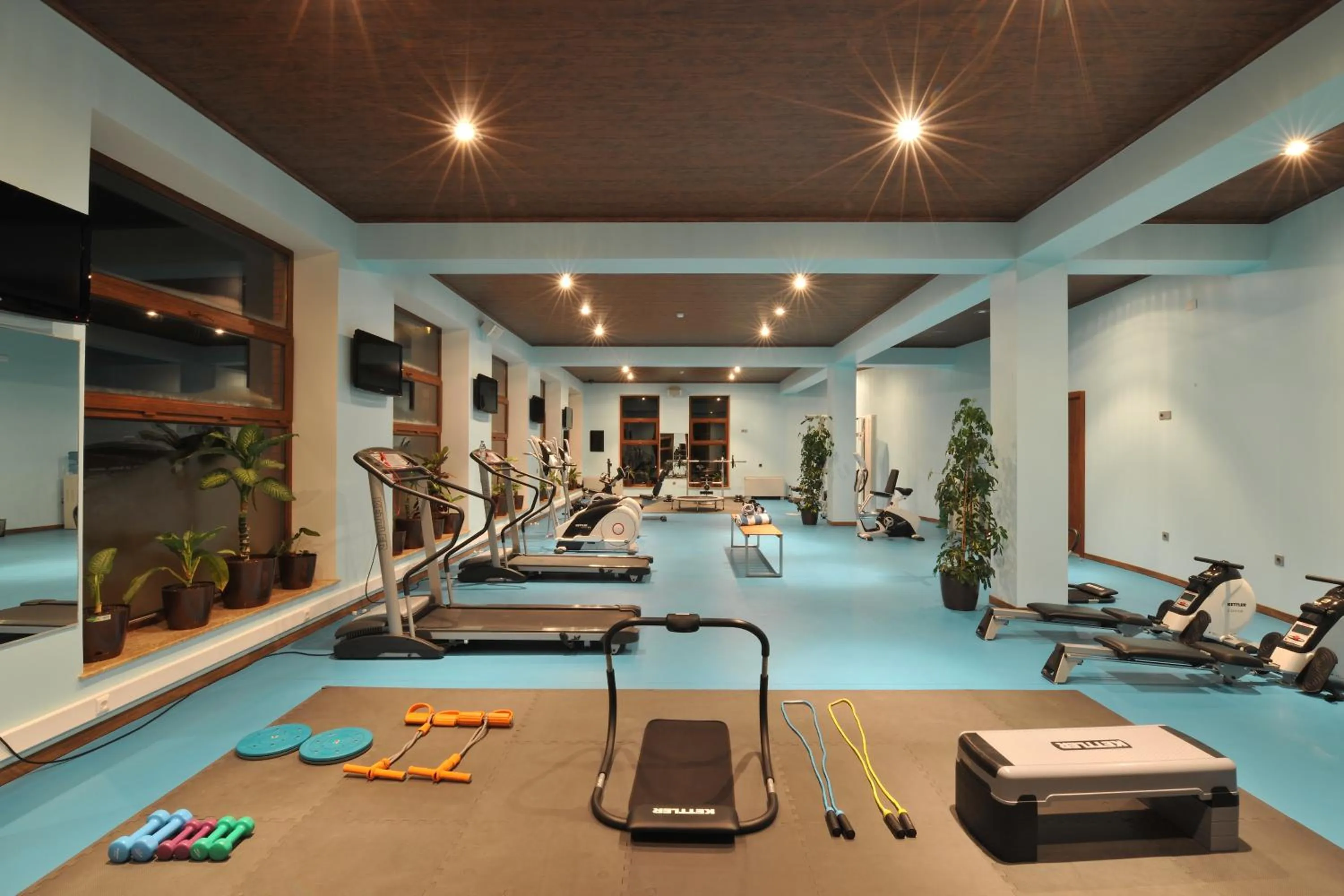 Fitness centre/facilities in El Resort Hotel