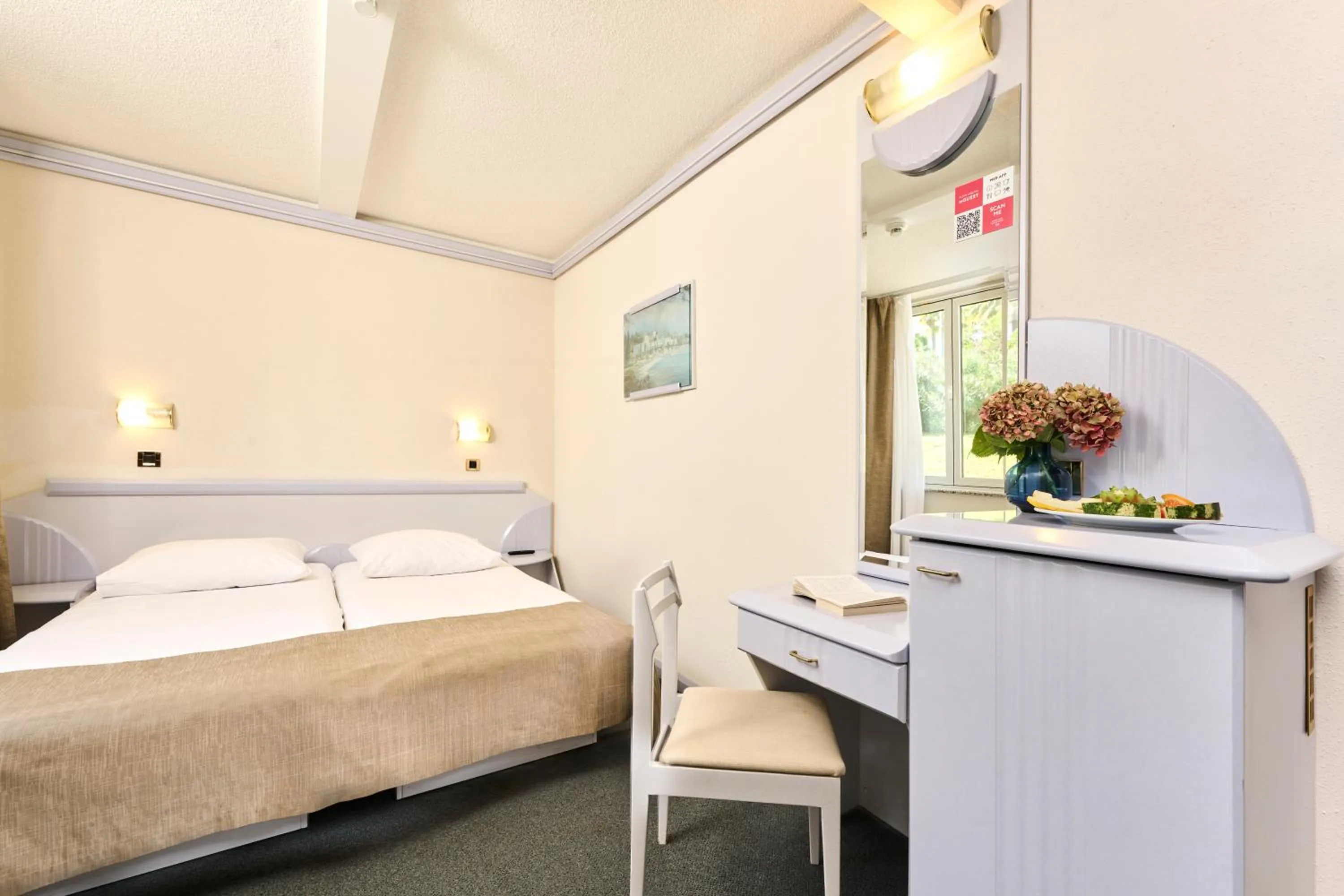 Bedroom, Bed in Hotel Plavi Plava Laguna