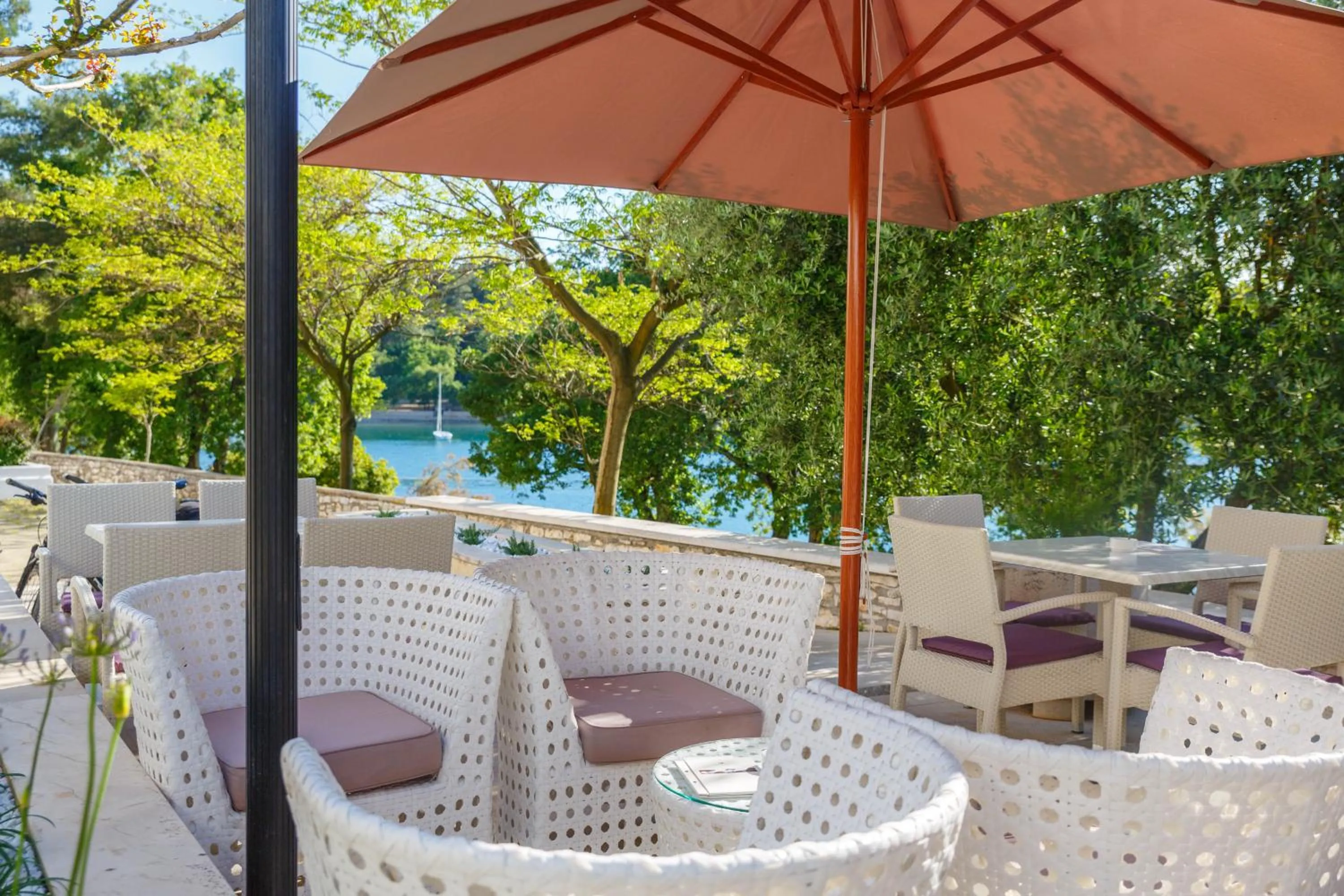 Lounge or bar in Hotel Plavi Plava Laguna