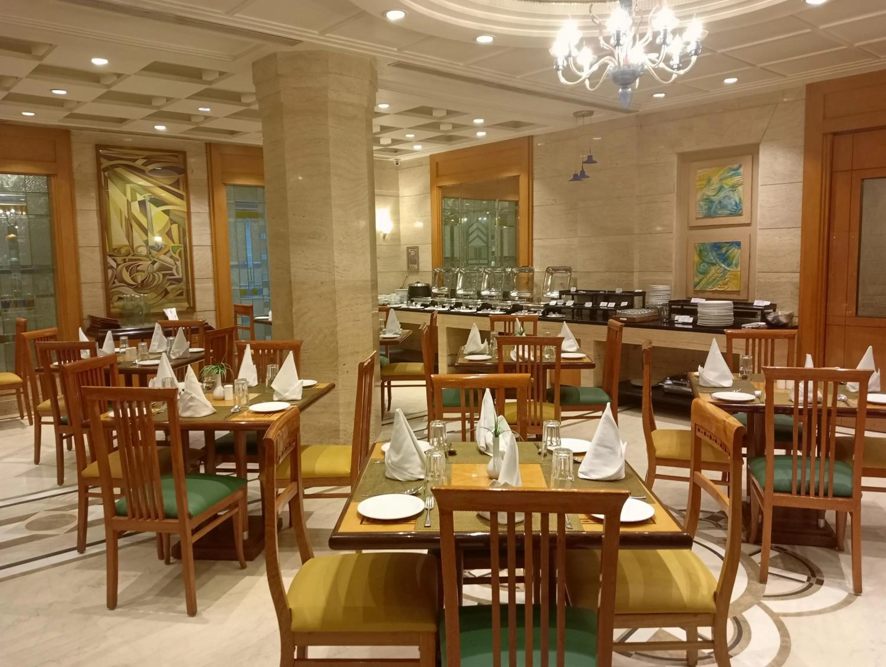 Restaurant/places to eat in Sarovar Portico Kalupur Ahmedabad