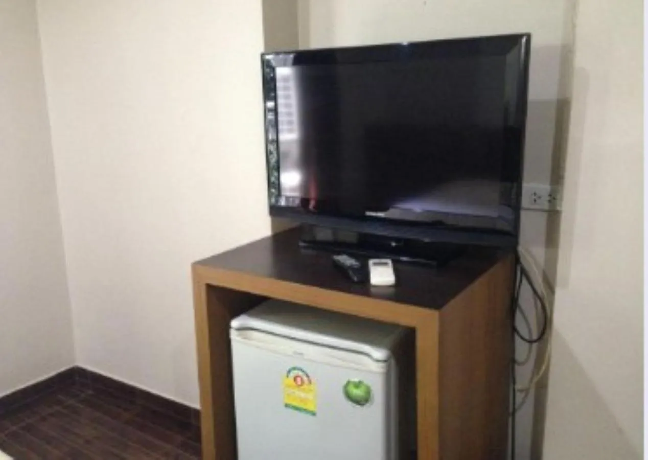 TV and multimedia in White Orchid Inn I