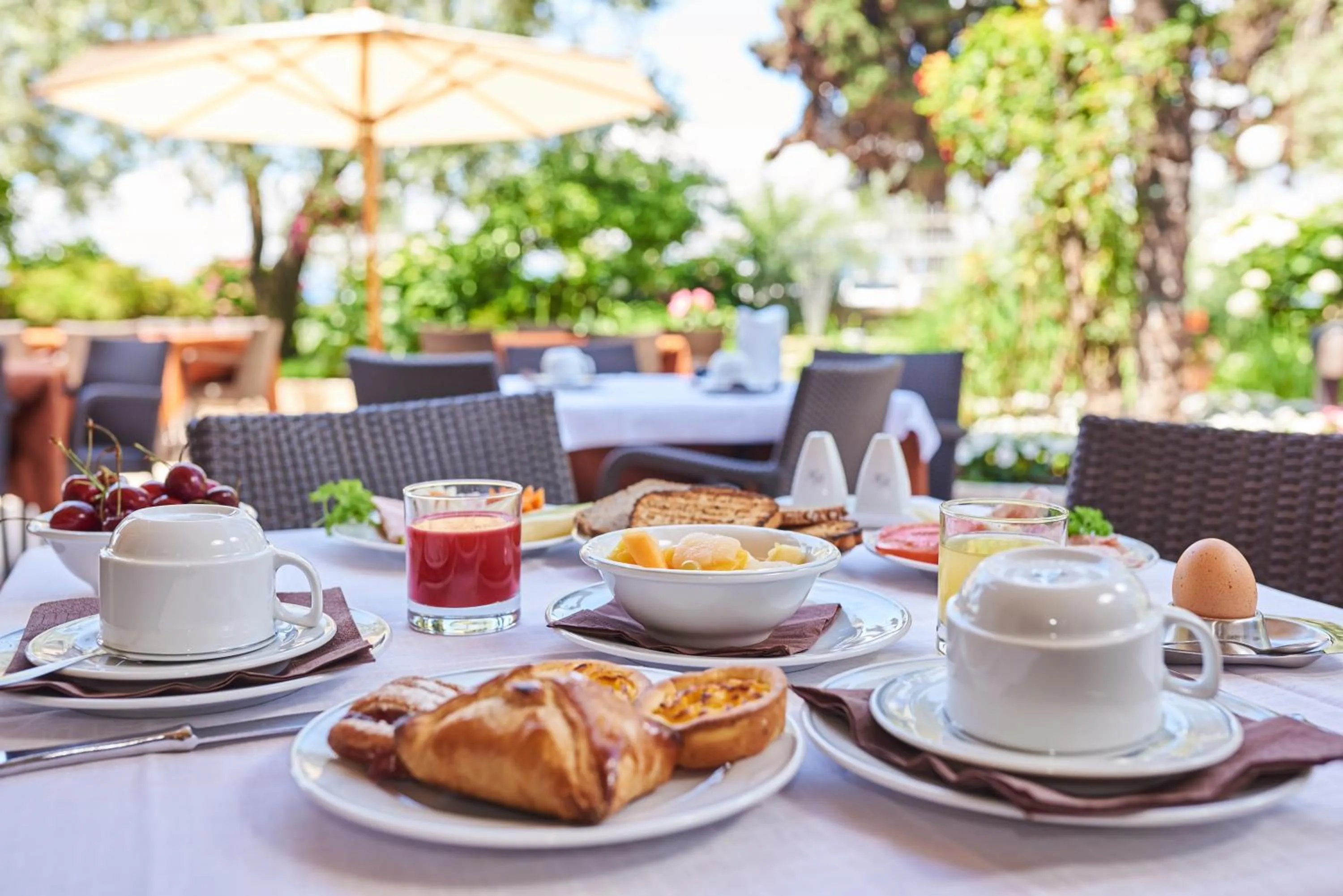 Breakfast in Hotel Benacus Torri del Benaco