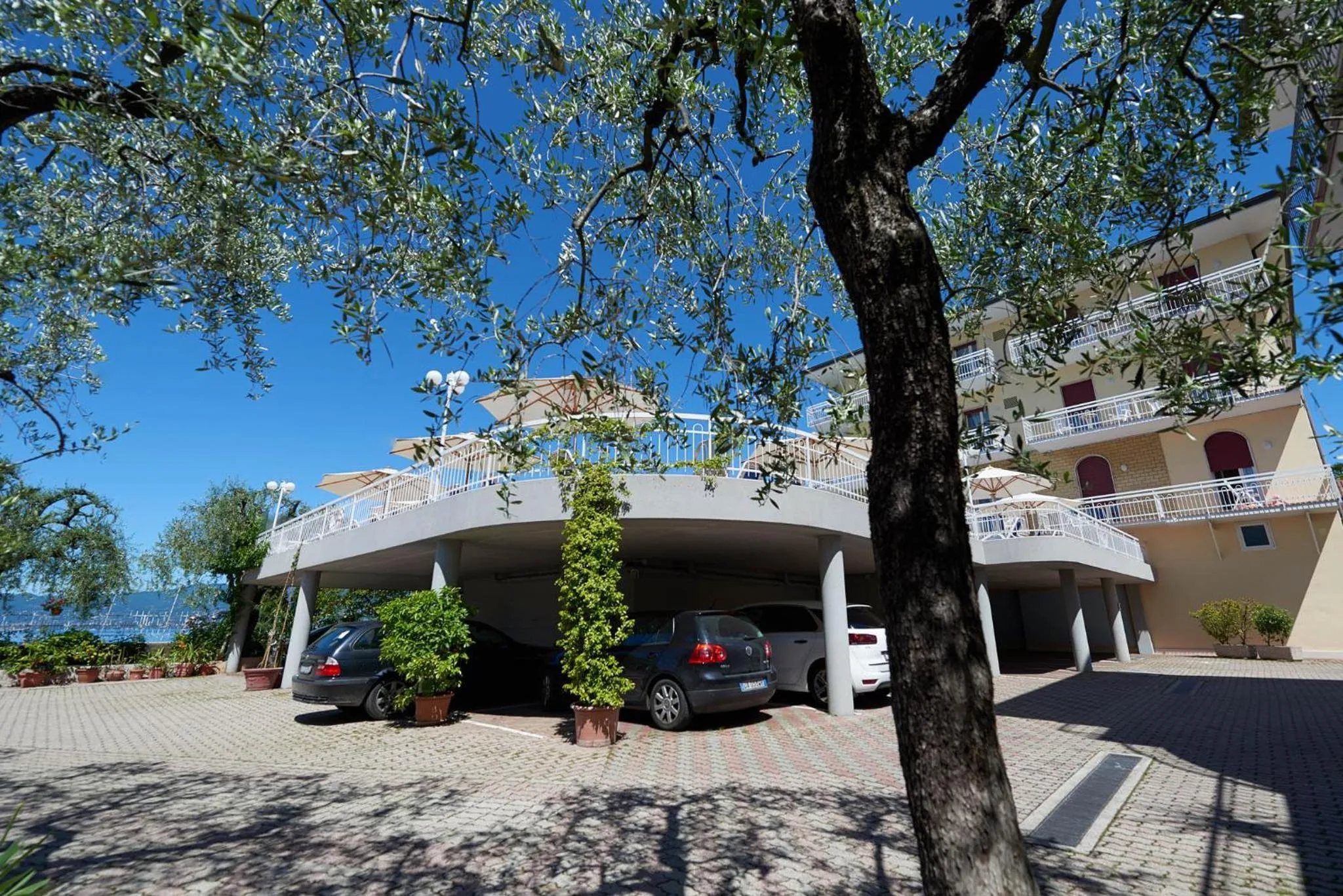 Area and facilities in Hotel Benacus Torri del Benaco