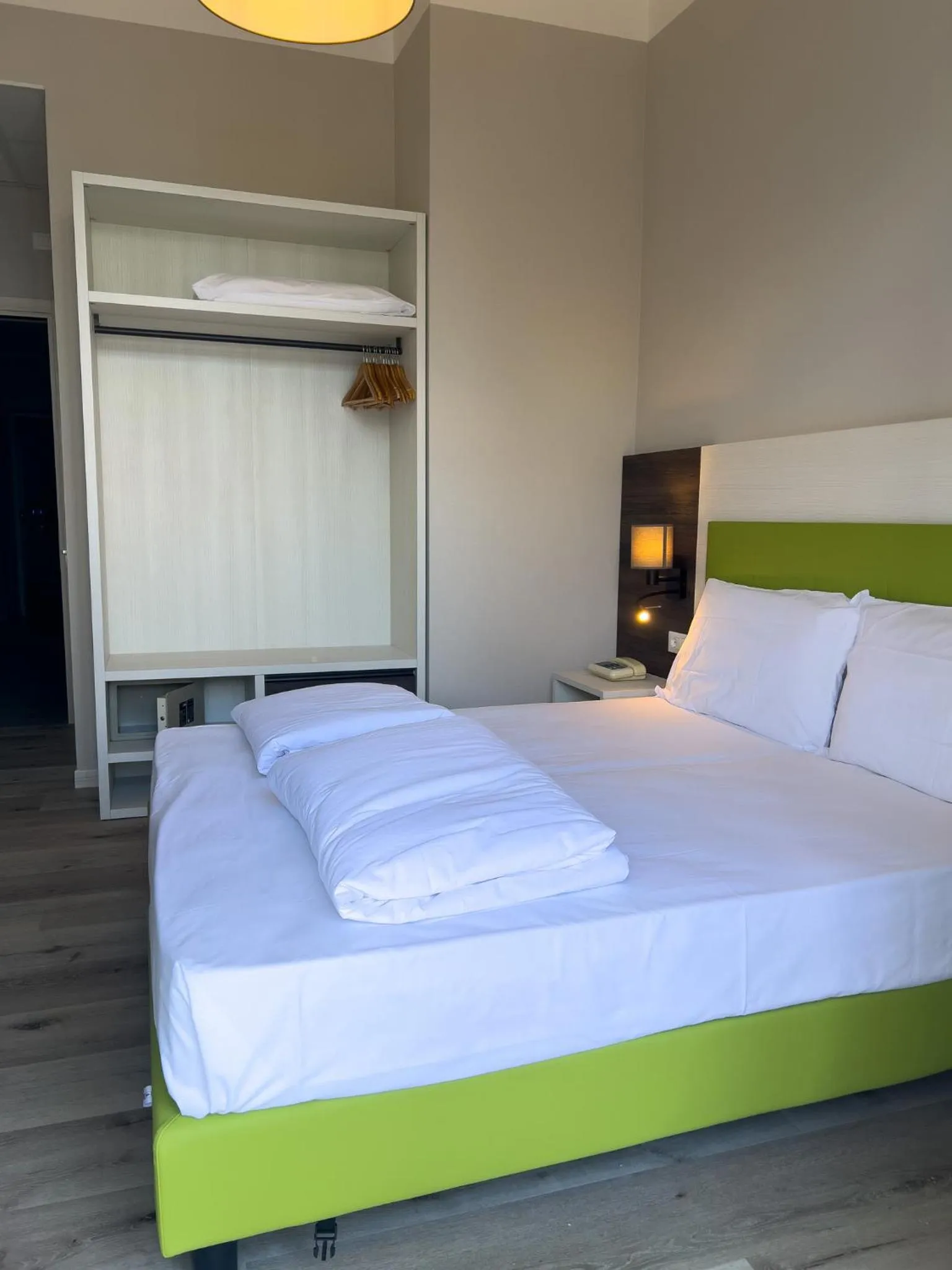 Bed in Hotel Benacus Torri del Benaco